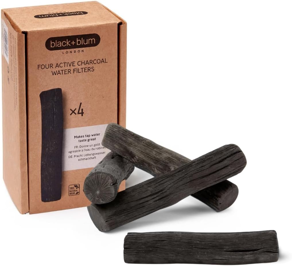 Black+Blum Kohle-Wasserfilterstäbchen | Aktivkohlefilter-Hydratation nach alter japanischer Tradition, 4 Stück, Haltbarkeit je 6 Monate, Holzschwarz