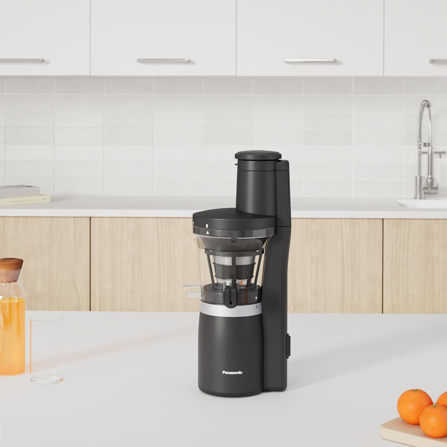 Panasonic Slow Juicer (Gemüse- und Fruchtpresse, automatische Zitruspresse, Edelstahl, Kunststoff, 150 W, Mattschwarz), MJ-L700KXE – Bild 2