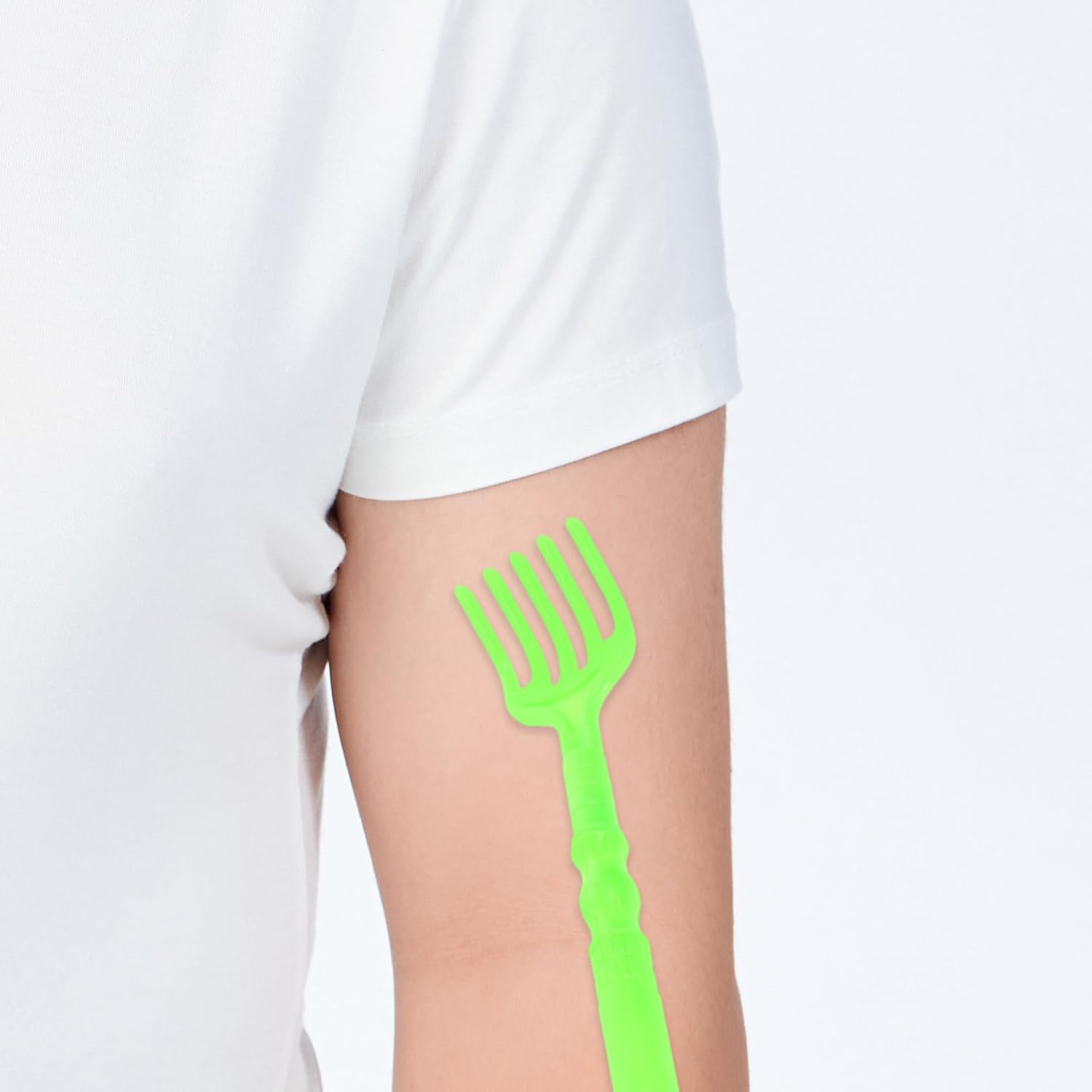Massage Schuhanzieher und Rückenkratzer Ausziehbar Manueller Körperkratzer mit Massagefunktion Grünes Kunststoff Material Praktisches Wellness und Entspannungsgerät für – Bild 8