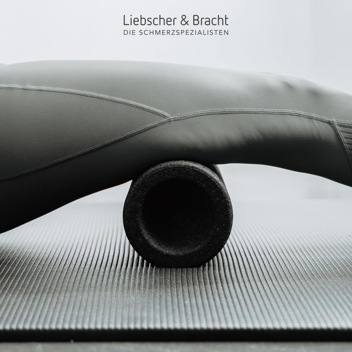 Liebscher & Bracht FAYO Faszienrolle mit kreisförmiger Rille, Faszienball für Yoga, Training und Selbstmassage – Bild 5