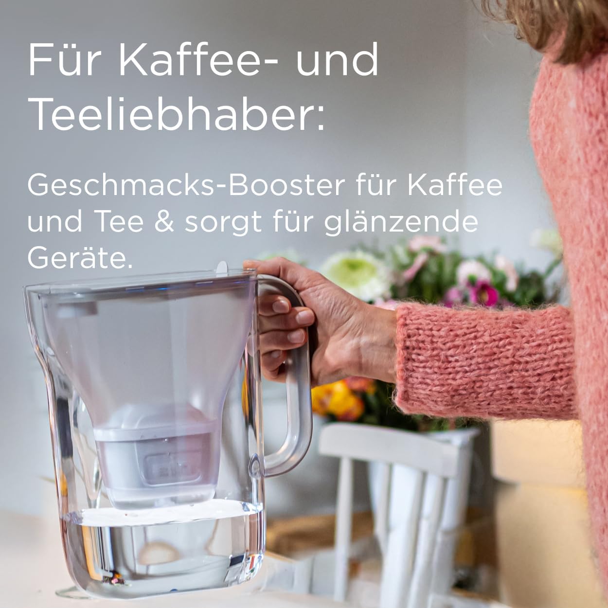 BRITA Style Essential Wasserfilterkanne weiß (2,4 l) inklusive 2 x BRITA MAXTRA PRO Extra Kalkschutz – kühlschrankgeeignete Filterkanne mit Smart Light LED & Klappdeckel, filtert Verunreinigungen und mehr – Bild 4