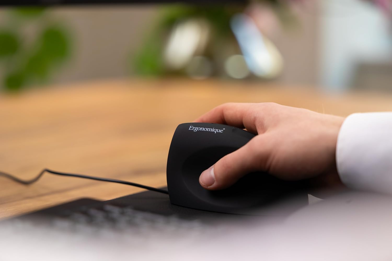 Ergonomische vertikale Maus für Rechtshänder – 3-Tasten-USB-Plug & Play – Ergonomische Maus zur Entlastung des Handgelenks – 800 DPI – Kompatibel mit Windows und Mac – Schwarz – Bild 4