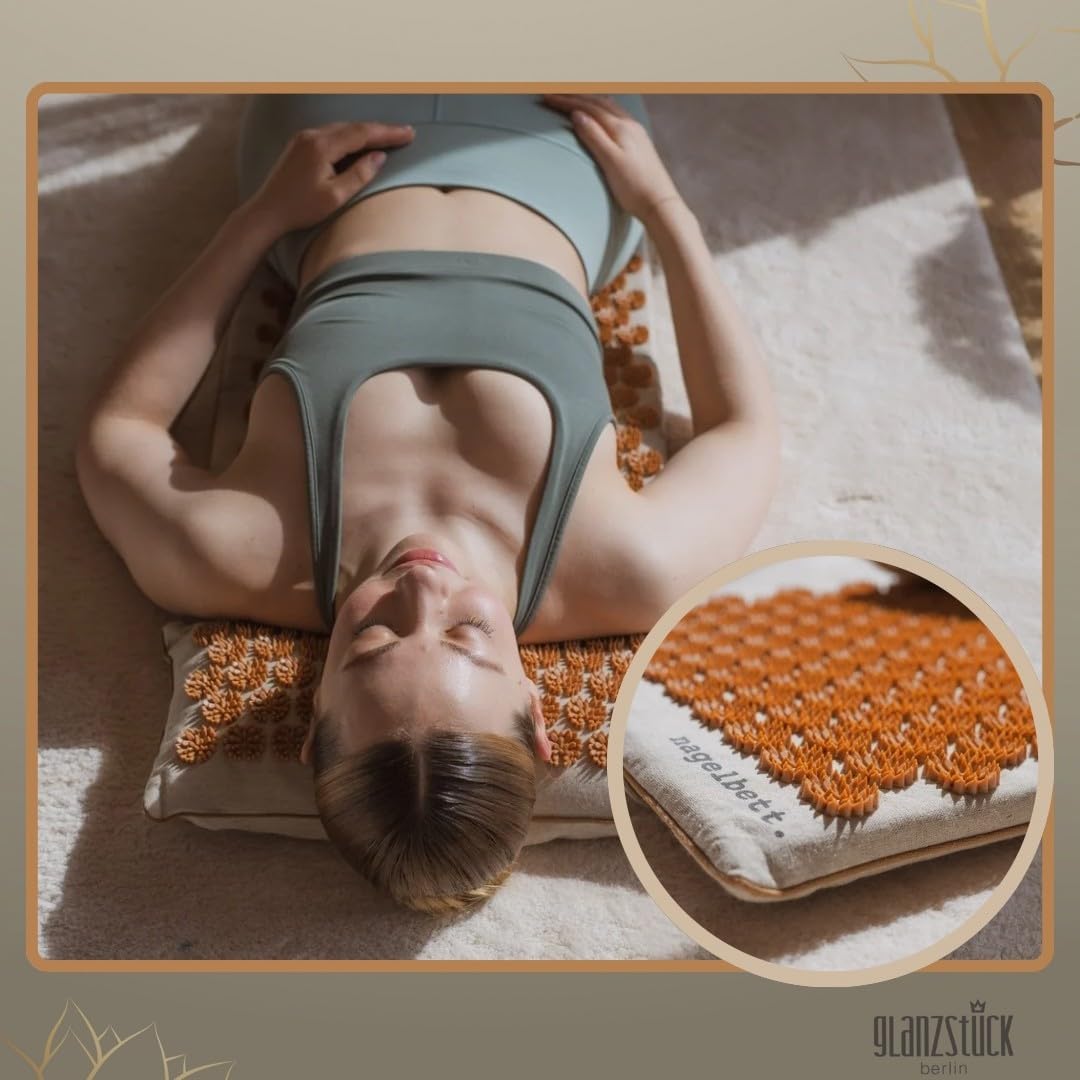 Glanzstück Berlin® Health Collection: Intense XL Akupressurmatten-Set, Leinen, hilft bei Verspannungen, Rückenschmerzen, Massagematte mit Kissen (Wärmefunktion) und Tasche, nachhaltig – Bild 2