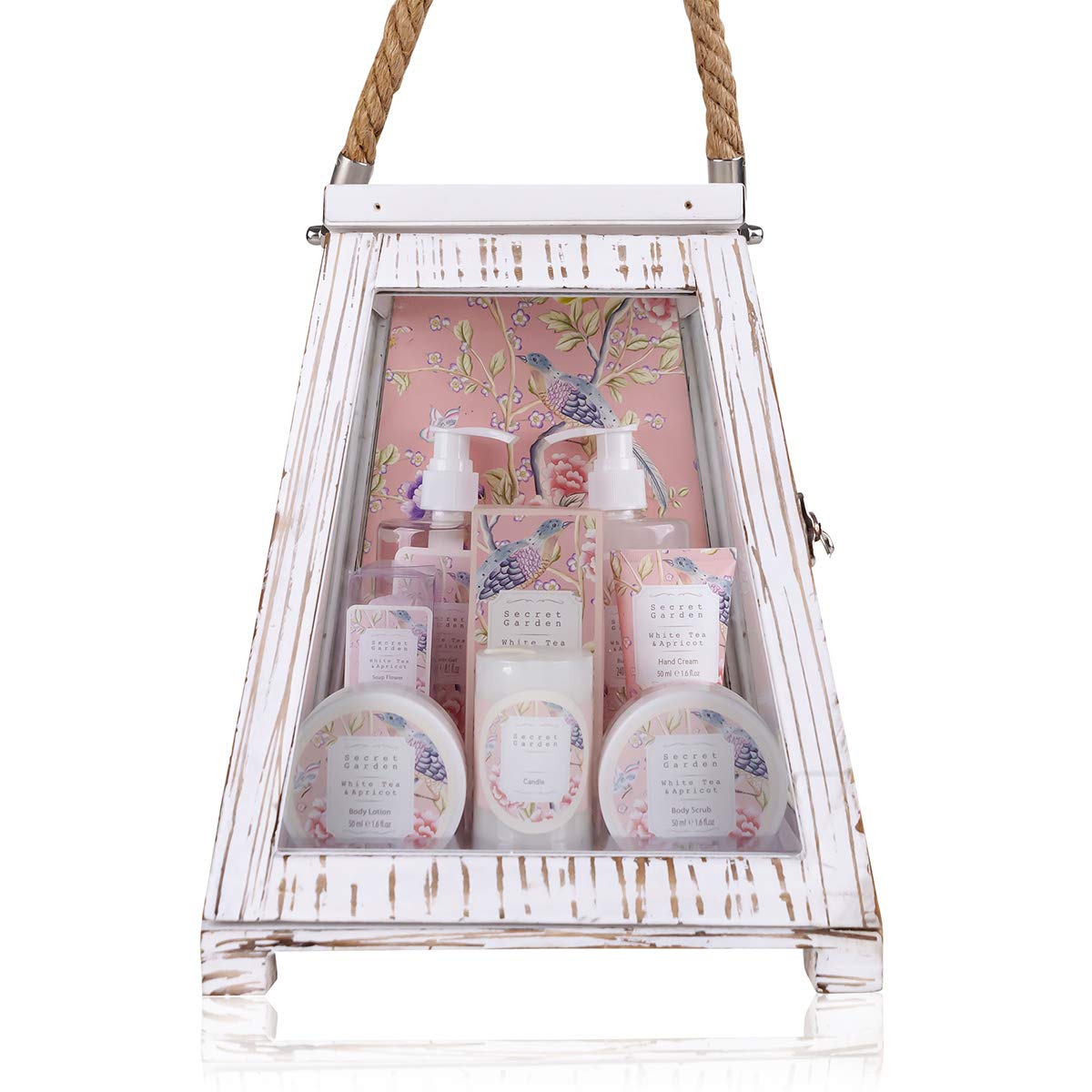 Accentra Secret Garden Geschenkset in großer Holzlaterne, inklusive Duschgel, Schaumbad, Körperpeeling, Körperlotion, Handcreme, Badesalz und Kerze, Wellness-Pflegeset für Frauen mit Duft von weißem Tee und Aprikose
