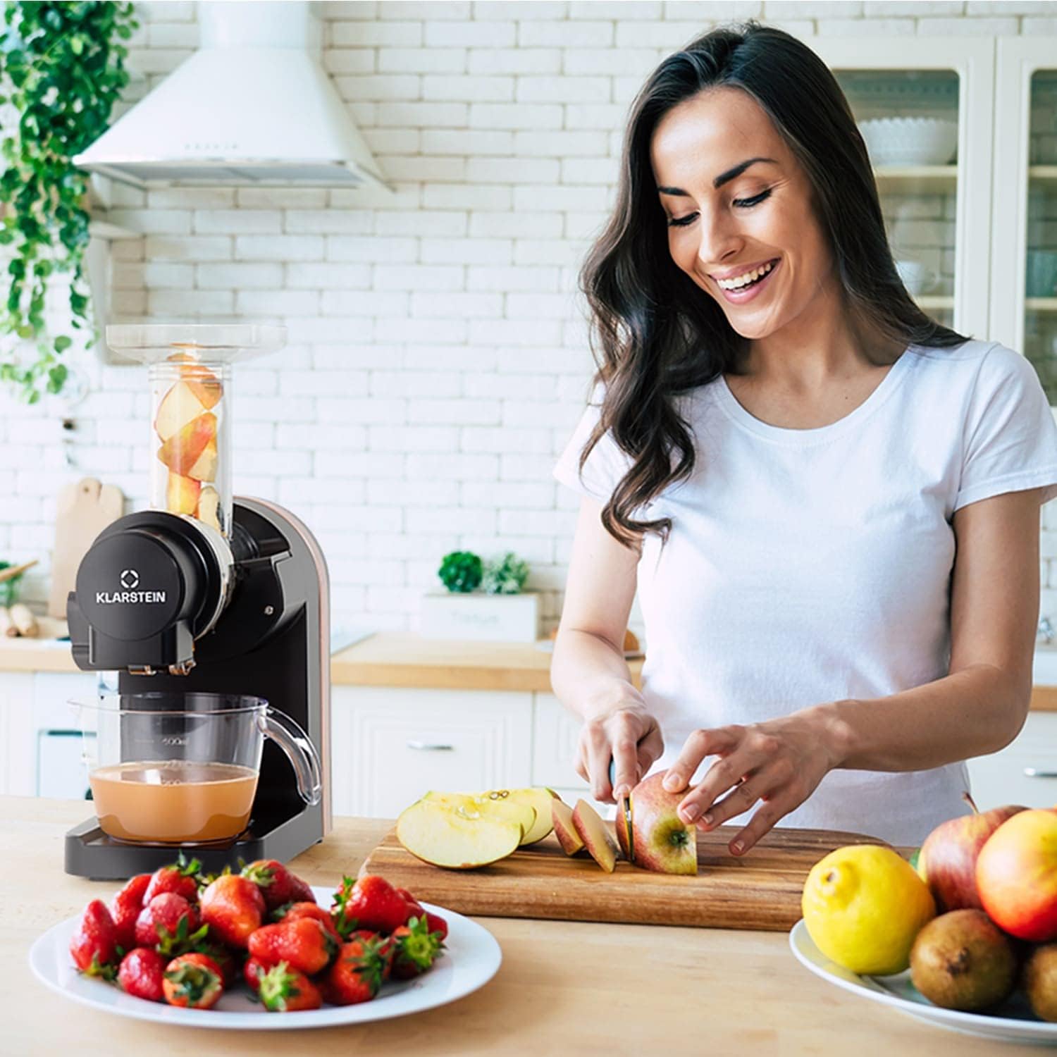 Klarstein Bella Elegance Entsafter 200 W, Entsafter mit 400 ml, BPA-frei, rutschfester Boden, max. Kontinuierliche Betriebszeit: ca. 20 Minuten, einfache Reinigung, Schwarz – Bild 2