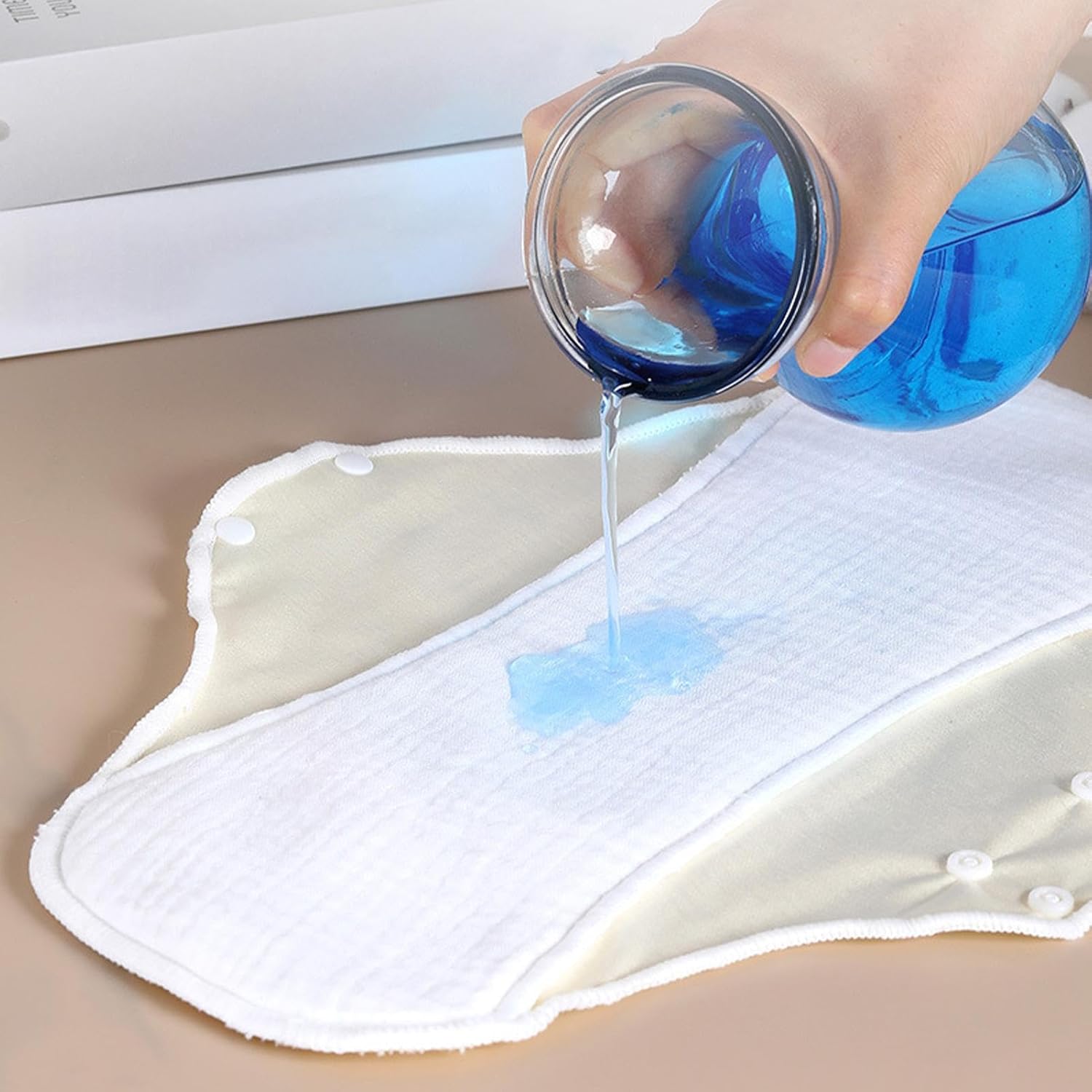 Strapazierfähige Menstruationseinlage aus Stoff, weiche, atmungsaktive Damenbinde, auslaufsicheres Design mit mehrschichtigem Saugkern, hochwertiges Baumwollmaterial, bequeme Passform, Hygieneprodukt für – Bild 4