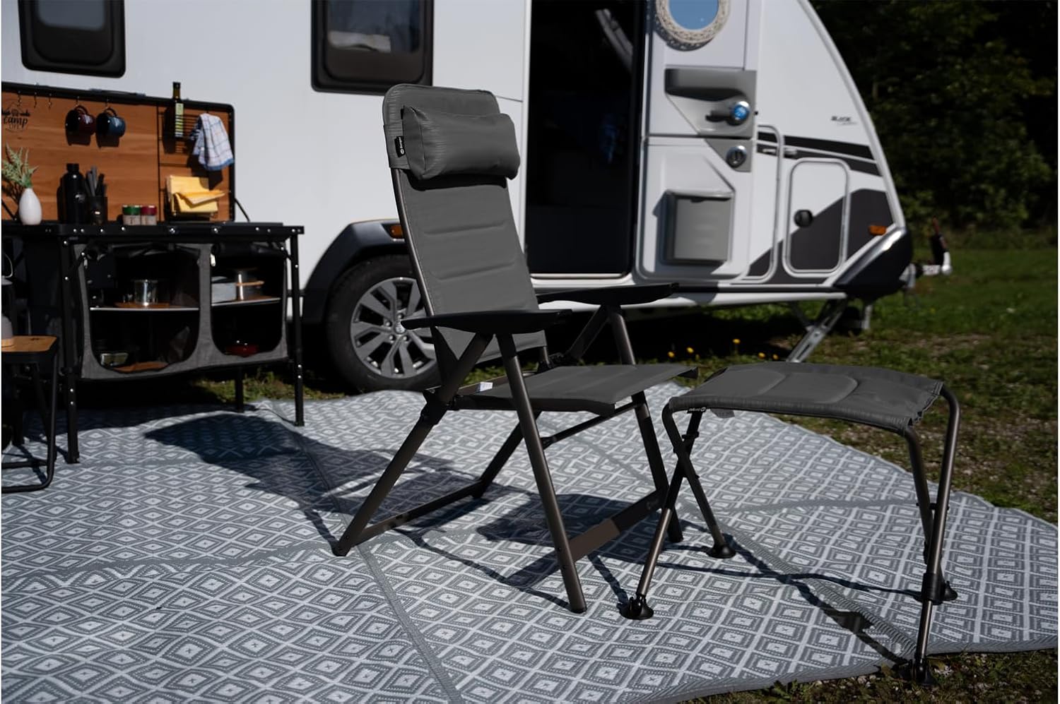 BERGER Slimline Beinstütze, Klapphocker, Camping-Fußhocker, Outdoor, belastbar bis 100 kg, Campinghocker, Campingstuhl, Fußstütze, klappbar, leicht und stabil, als Hocker oder Fußstütze – Bild 2