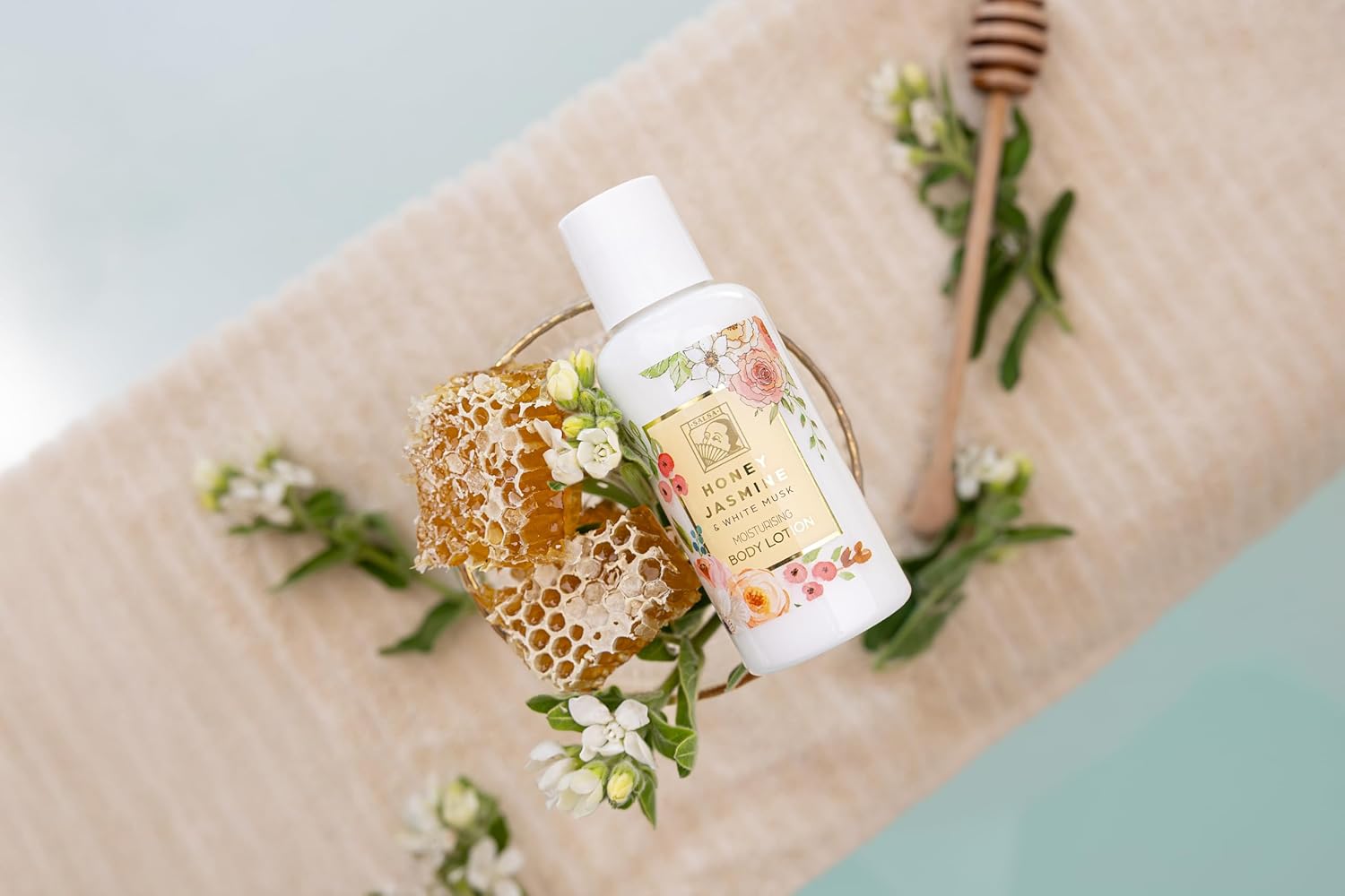 Accentra – Duschset Damen Geschenkset Honey Jasmine in schöner Geschenkbox – 2-teiliges Pflegeset mit Duschgel und Bodylotion – Wellness-Geschenkset zum Valentinstag, Muttertag und Geburtstag – Bild 10