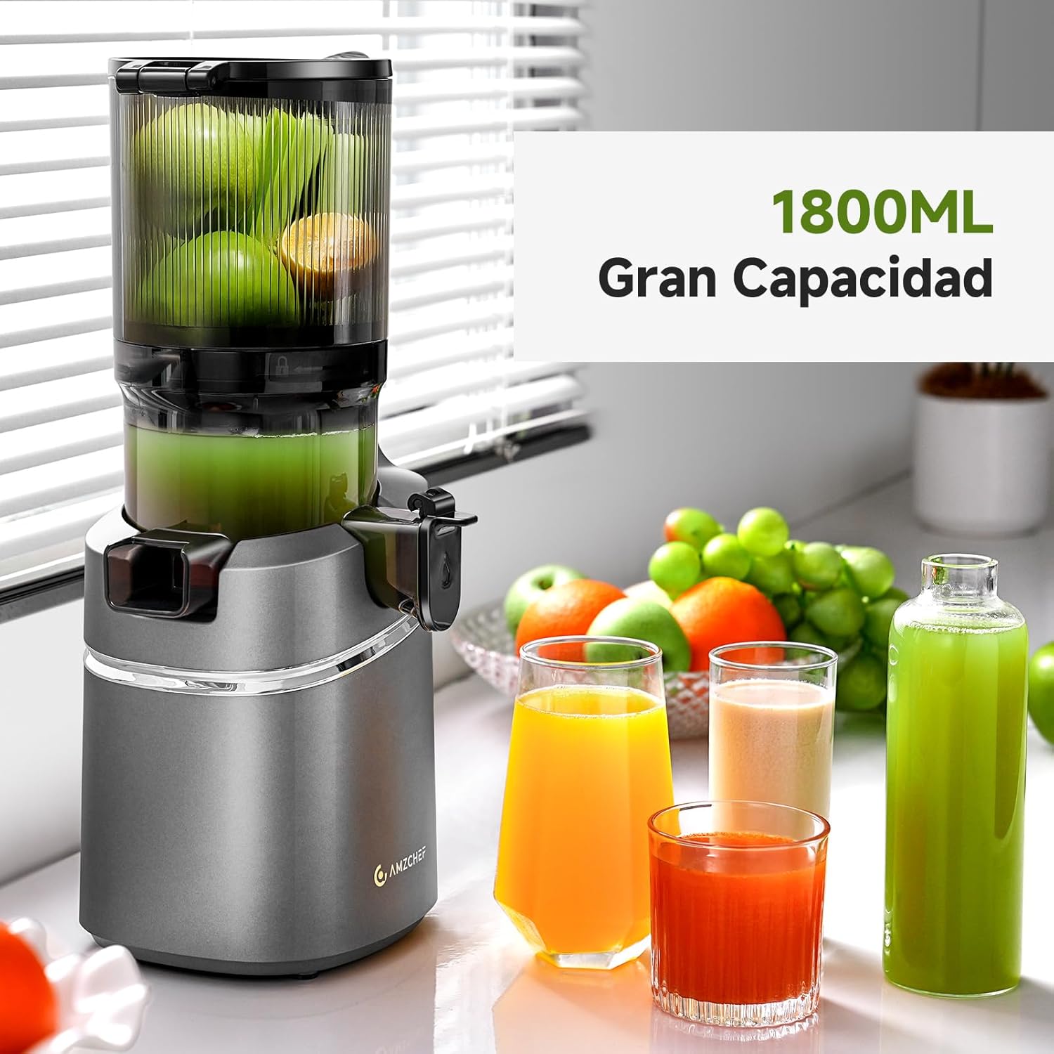 AMZCHEF Slow Juicer Entsafter – Entsafter Gemüse und Obst Testsieger für ganze Früchte, XXL 135 mm Öffnung, BPA-frei mit Rezeptbuch – 1,8 L Behälter, Dreifachfilter, Grau – Bild 2
