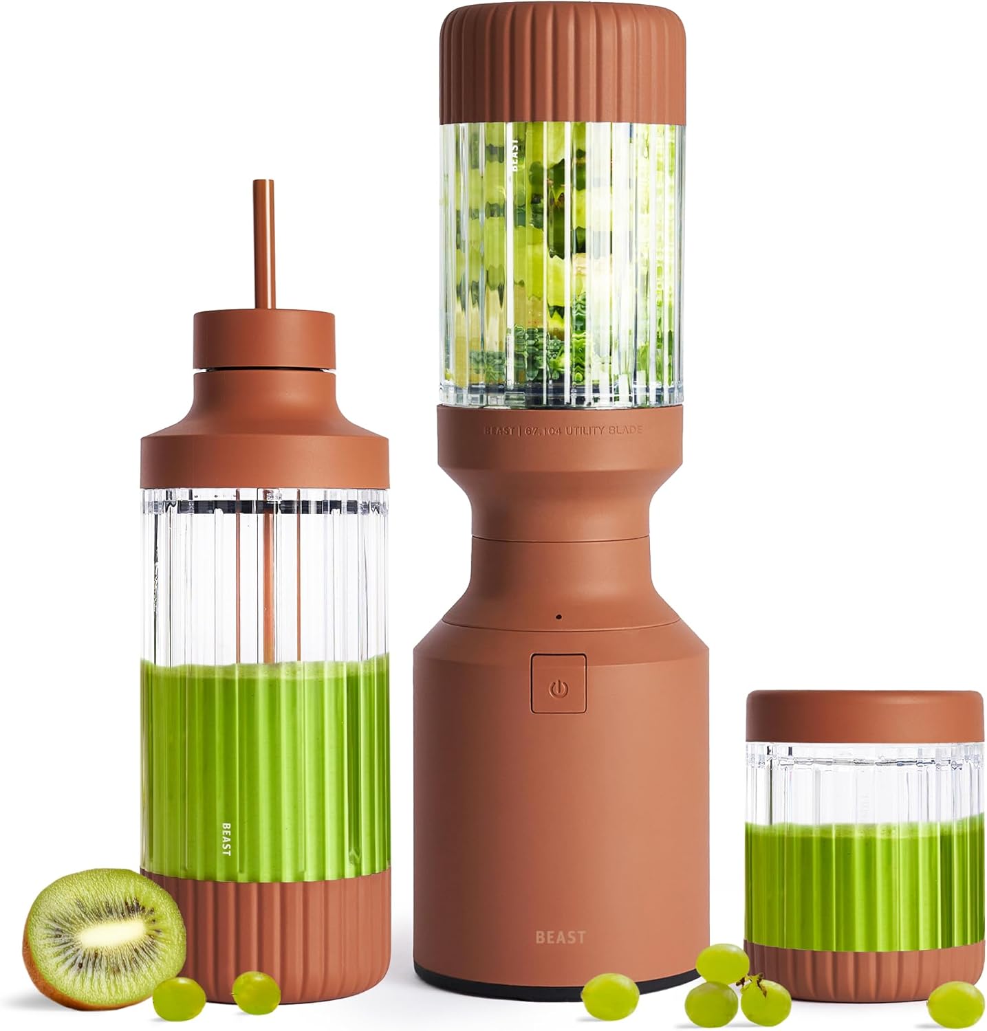 BEAST Smoothie Maker 850 W – Kompakter Standmixer Hochleistungsmixer mit 3 Tritan-Rührbechern – 785 ml – To-go-Trink- und Aufbewahrungsdeckel – Mixer für Smoothies, Eis und Shakes – Terra