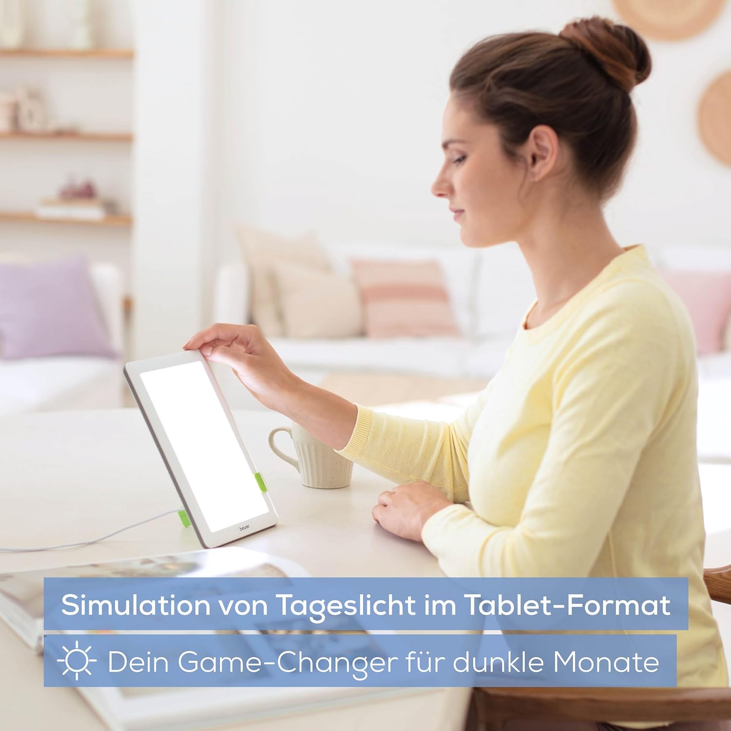 Beurer TL 30 Tageslichtlampe, Simulation von Tageslicht, Lichtstärke ca. 10.000 Lux bei 10 cm Abstand, Medizingerät mit LED-Technologie, flimmer- und UV-frei, mit variablem Stativ und Tasche – Bild 2