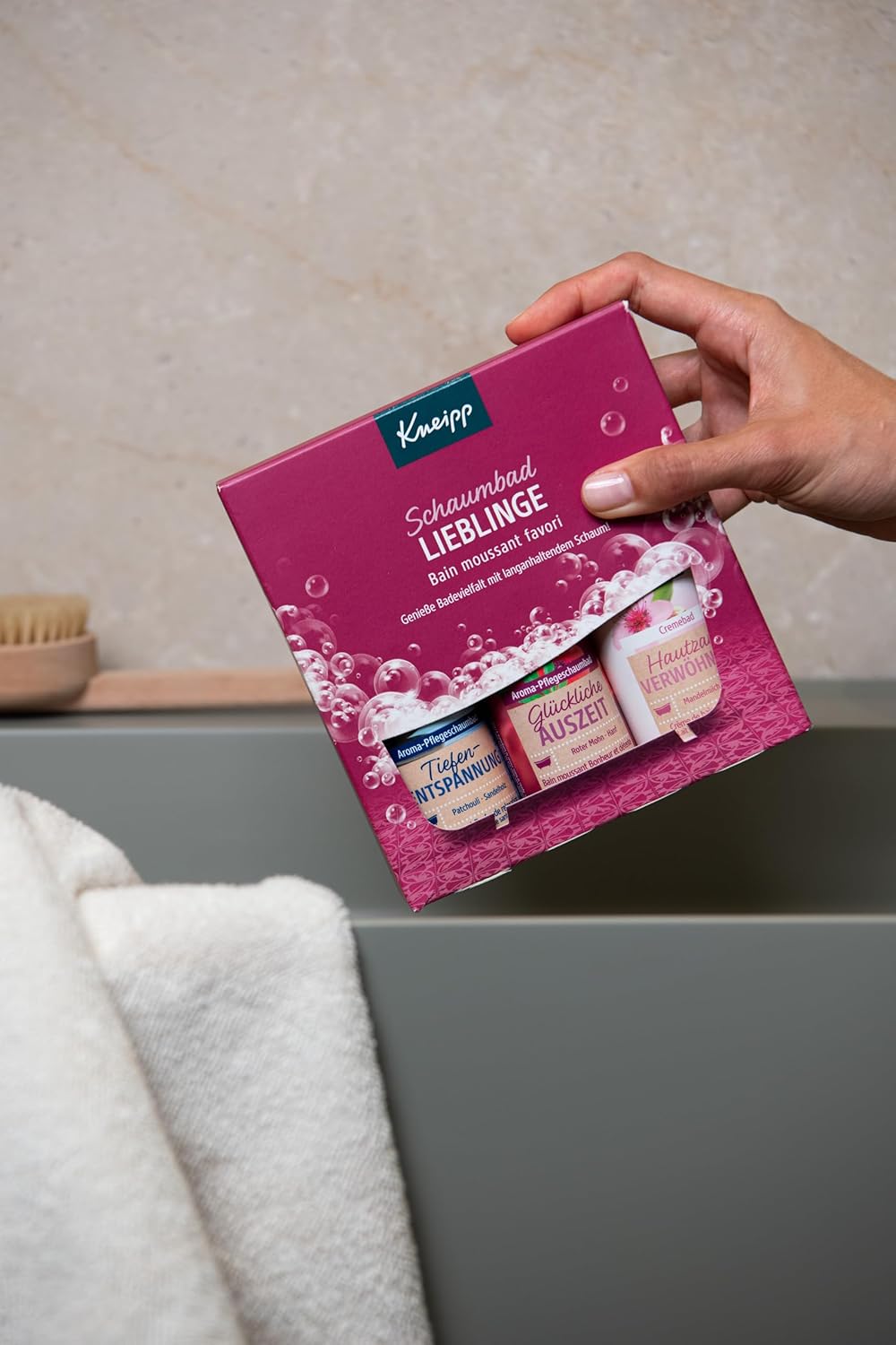 Kneipp Geschenkset Schaumbad-Favoriten – Geschenkpackung mit 3 beliebten Badezusätzen von Kneipp – enthält 2 x Aroma-Pflege-Schaumbad & 1 x Cremebad à 100 ml – Bild 3
