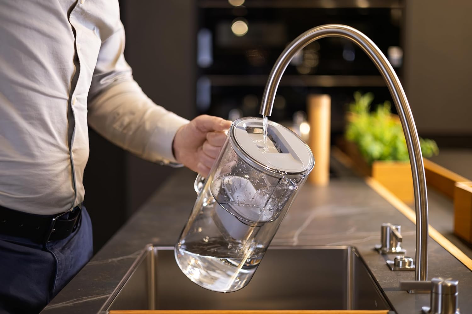 Wessper Wasserfilterkanne aus Glas, 3 l, kompatibel mit Brita Maxtra, inklusive 1 Wasserfilterkartusche, reduziert Kalk und Chlor, grau – Bild 8