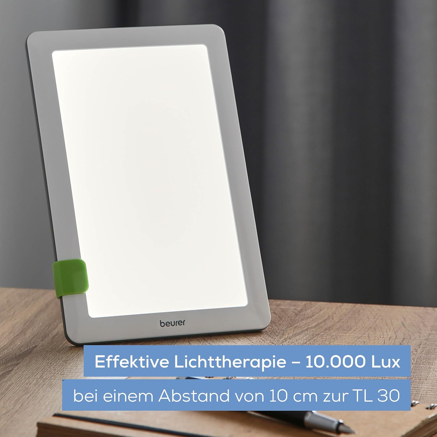 Beurer TL 30 Tageslichtlampe, Simulation von Tageslicht, Lichtstärke ca. 10.000 Lux bei 10 cm Abstand, Medizingerät mit LED-Technologie, flimmer- und UV-frei, mit variablem Stativ und Tasche – Bild 4