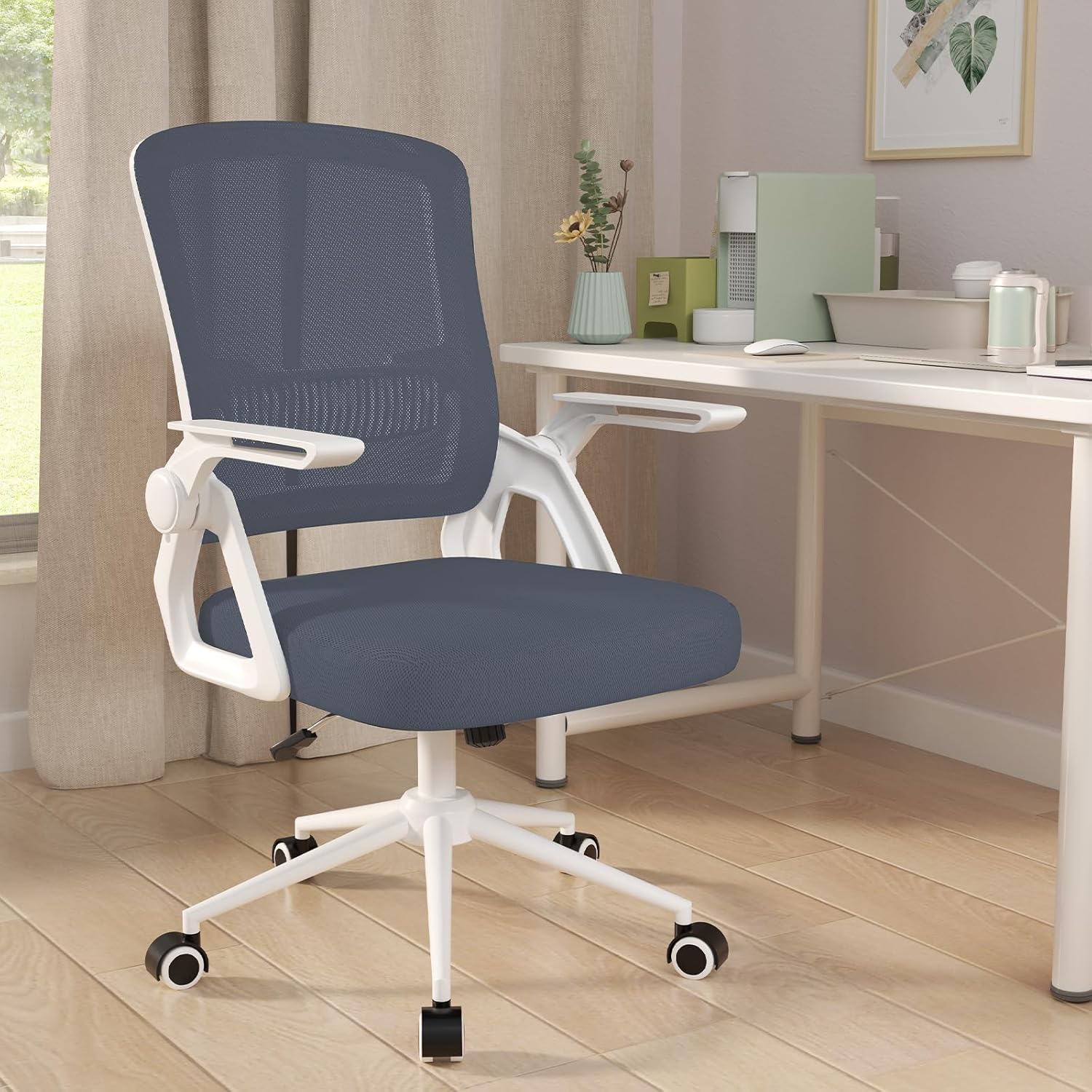 naspaluro Bürostuhl mit klappbaren Armlehnen, ergonomischer Drehstuhl mit Netzbezug, Lordosenstütze, höhenverstellbar, Wippfunktion, gepolstertes Sitzkissen, hellgrau