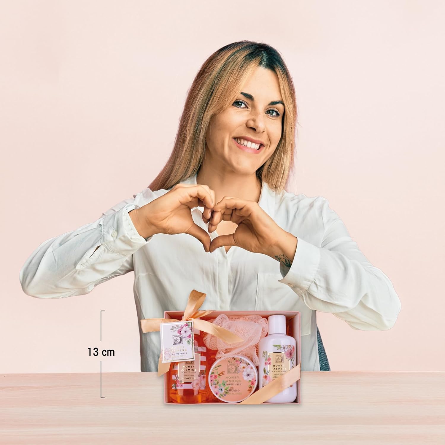 Accentra Honey Jasmine Damen-Duschset in schöner Geschenkbox, 4-teiliges Pflegeset mit Duschgel, Bodylotion, Körperbutter und Mesh-Schwamm, Geschenkset für Geburtstag und Valentinstag – Bild 7
