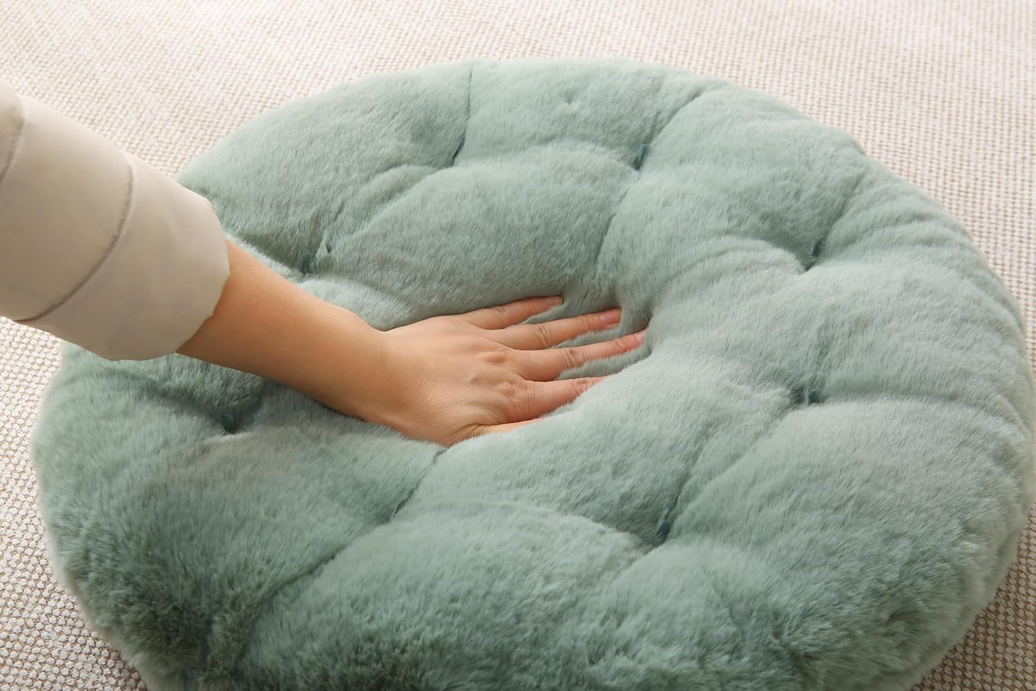 Rundes Bodenkissen für Erwachsene – 50 cm Meditationskissen aus Kunstkaninchenfell, weiches Sitzkissen für Wohnzimmer, Balkon, Yoga & Outdoor (Salbeigrün) – Bild 4