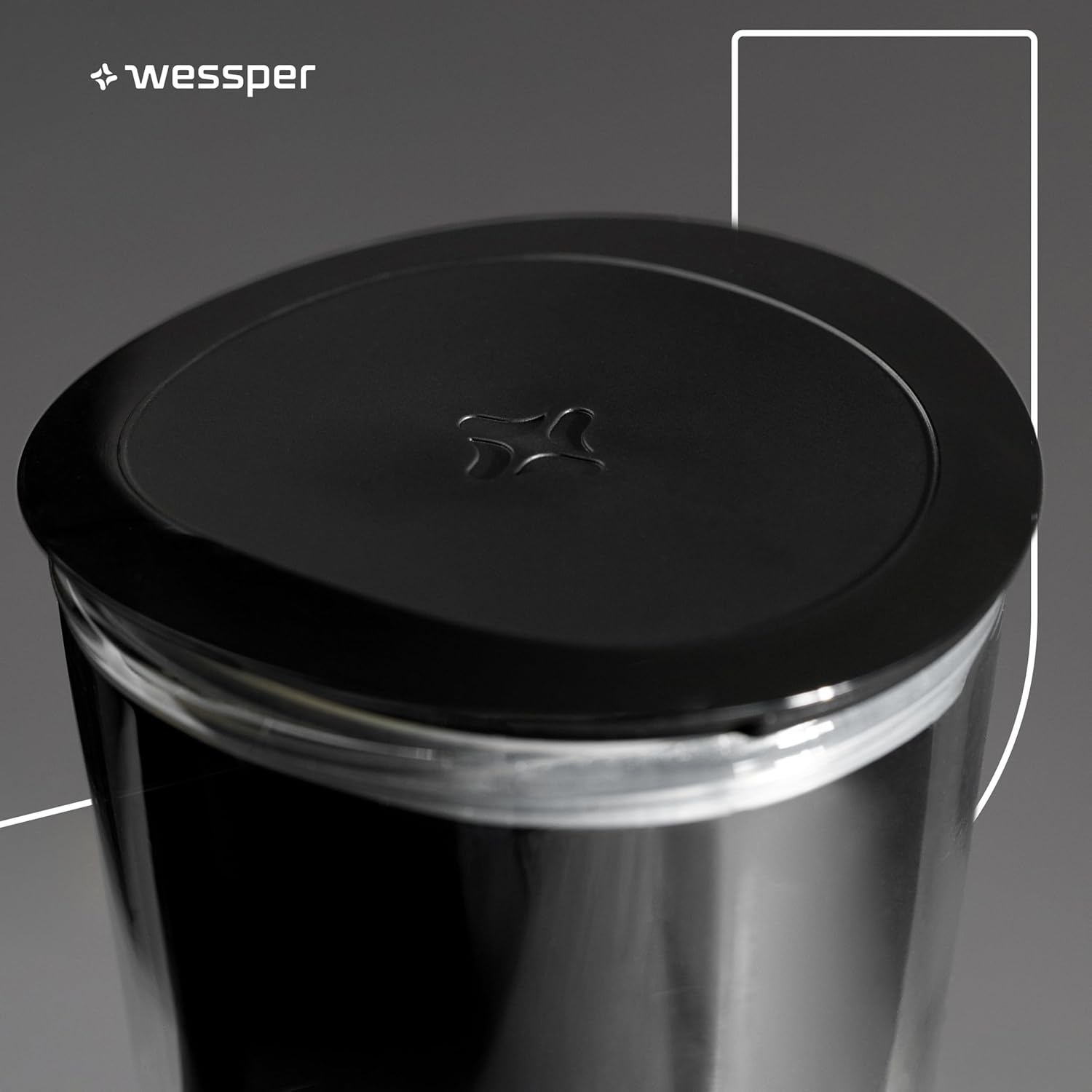 Wessper Wasserfilterkaraffe aus Glas, 1 Liter, Wasserkaraffe mit Mikroscheiben-Wasserfilter, Glaskaraffe mit Deckel zum Filtern von Wasser und kalten Getränken, BPA-frei – Schwarz – Bild 4