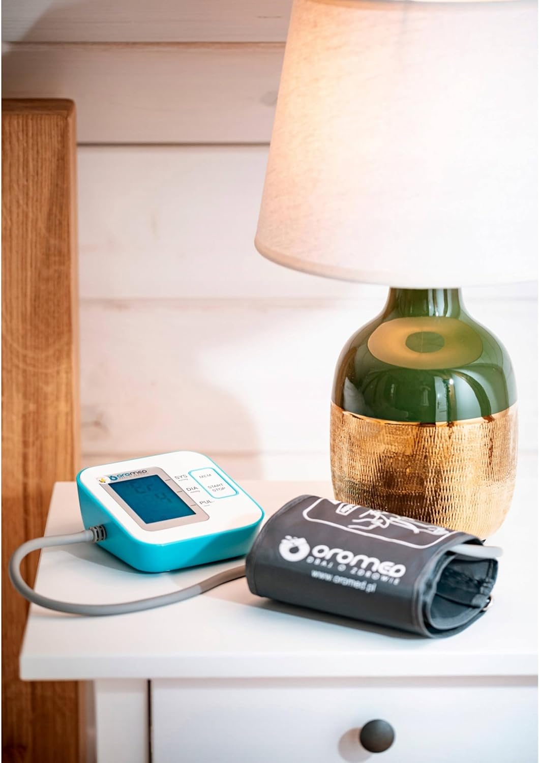 OROMED ORO-N3 Kompaktes USB-Blutdruckmessgerät für den Oberarm, elektronisch mit FUZZY-Logik, Arrhythmie-Erkennung, LCD-Display, 2 x 120 Speicher, automatische Abschaltung, inklusive Netzteil – Bild 3