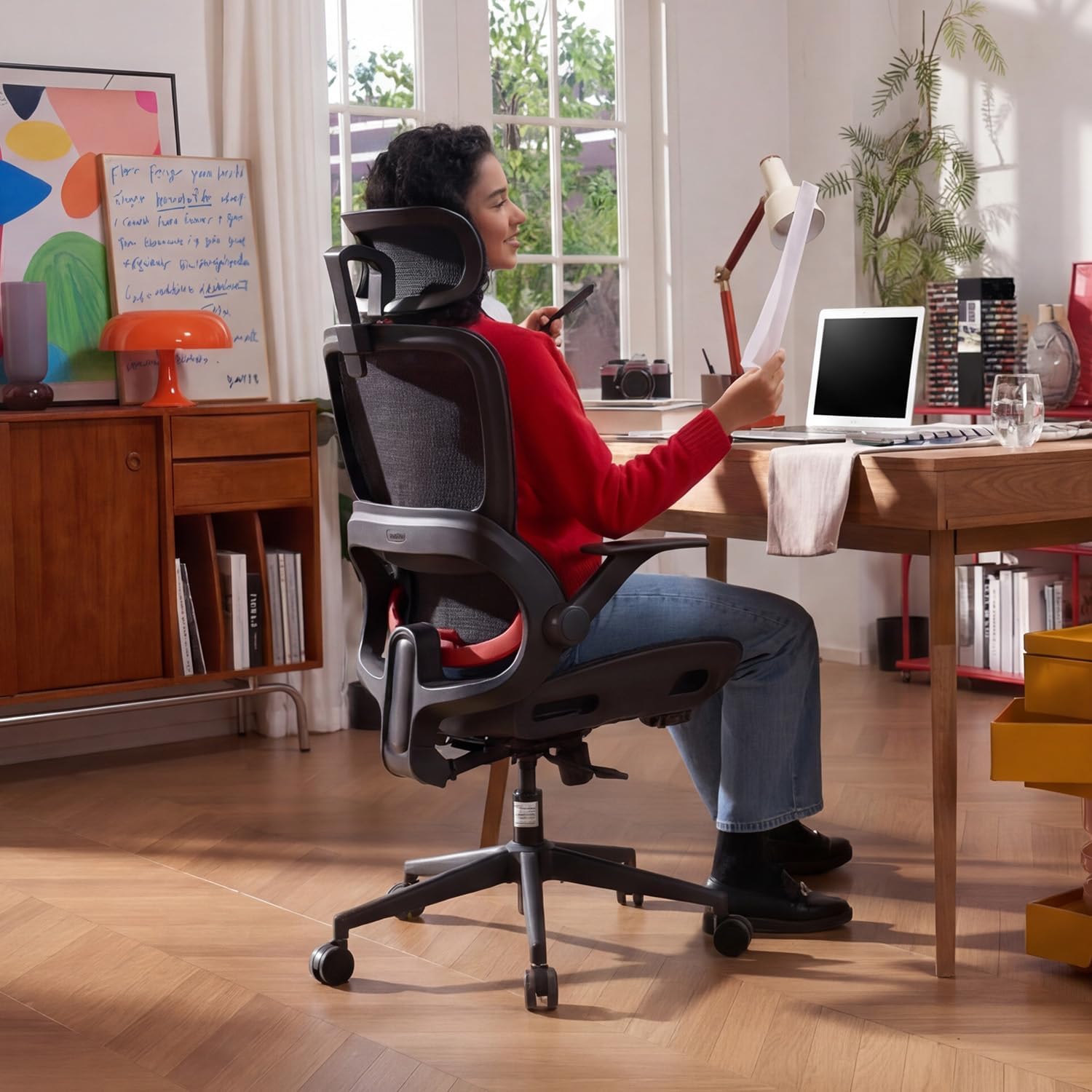 SIHOO Ergonomischer Bürostuhl, Schreibtischstuhl mit dynamischer 4D-Lendenwirbelstütze, breiter Kopfstütze und klappbaren Armlehnen, 90–135° neigbar, Schwarz – Bild 2