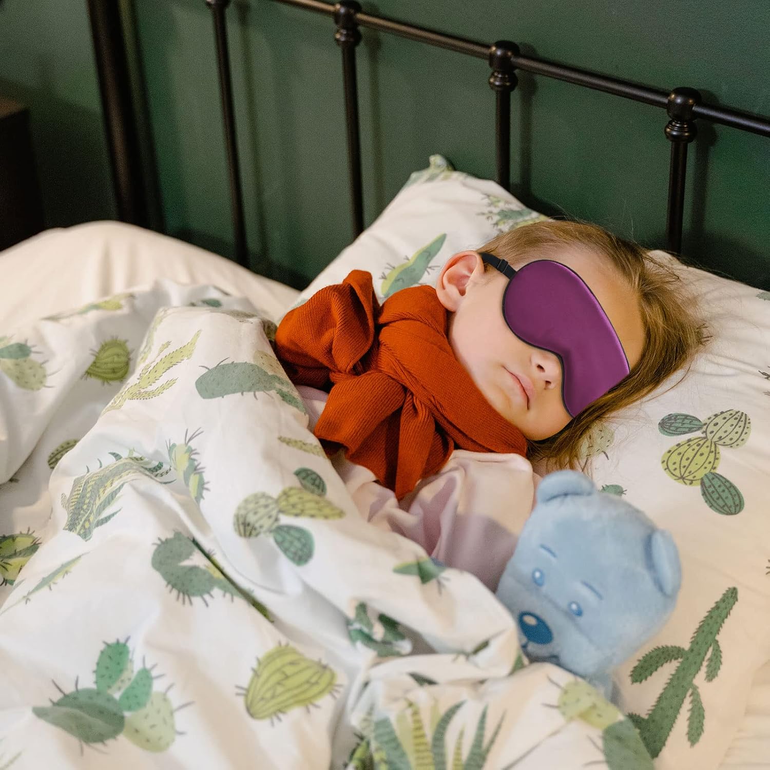 TSHAOUN 4 Stück Seiden-Schlafmaske, lichtblockierende Nachtmaske, Seiden-Augenmaske, Herren und Damen, lichtdichte, weiche Schlafmaske, Augenmaske für Pause, Reisen oder ruhiges Einschlafen – Bild 7