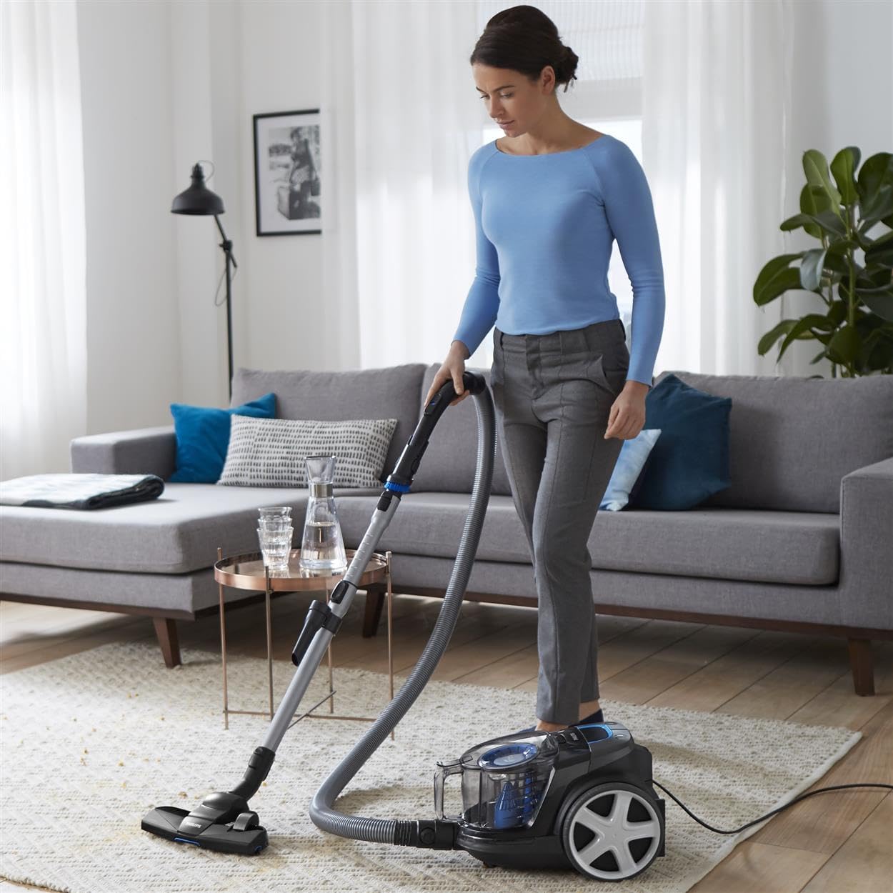 Philips PowerPro kompakter beutelloser Staubsauger (sehr geringer Stromverbrauch bei hoher Leistung, 1,5 l Staubvolumen, integriertes Zubehör) – Bild 6