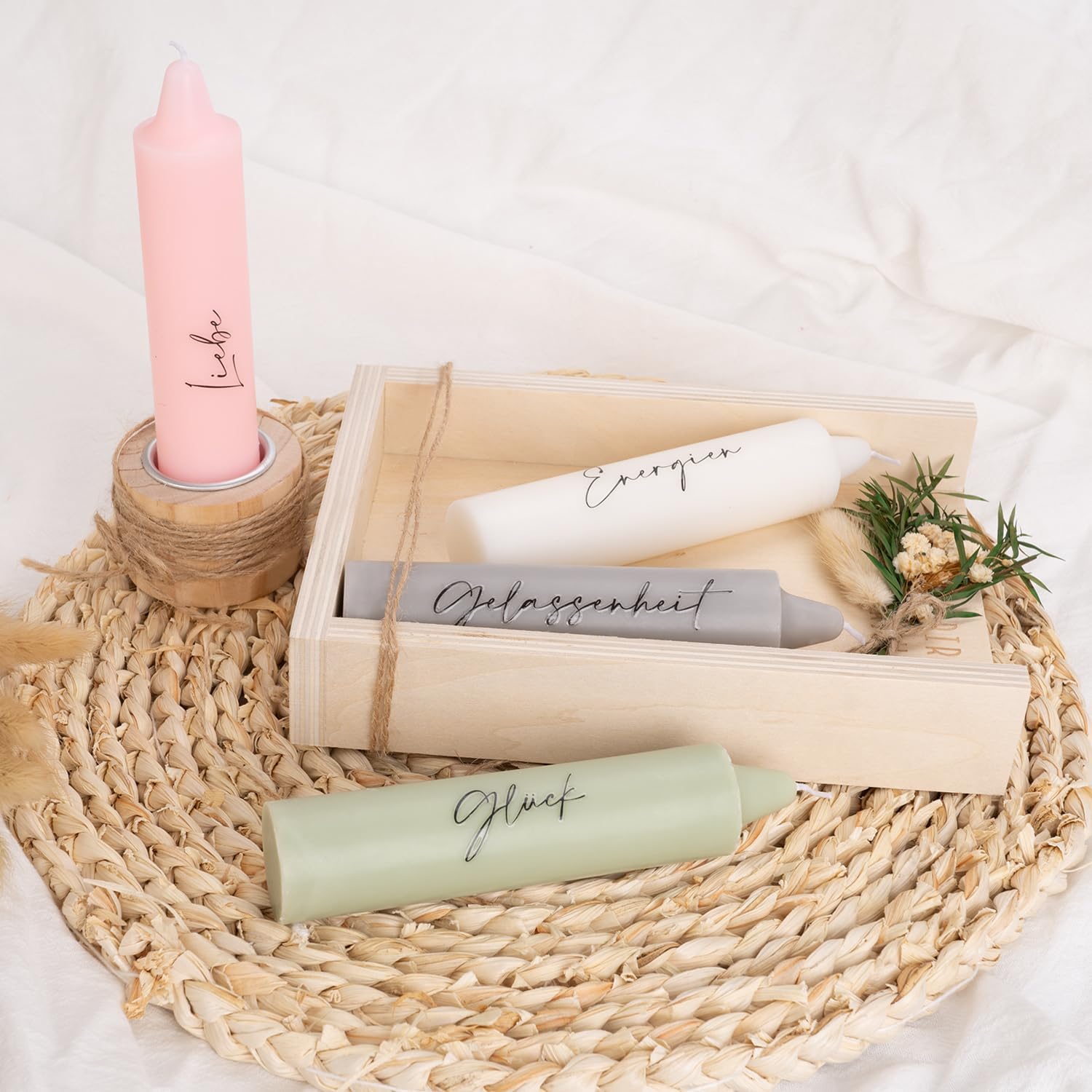 Nimm dir was du brauchst Kerzen, Geschenke für Freundin zum Geburtstag, perfektes Kerzen-Geschenkset mit Kerzenhalter, Trockenblumen, Holzkiste, Holzverpackung, Geschenkidee für Schwester und Freundin – Bild 5