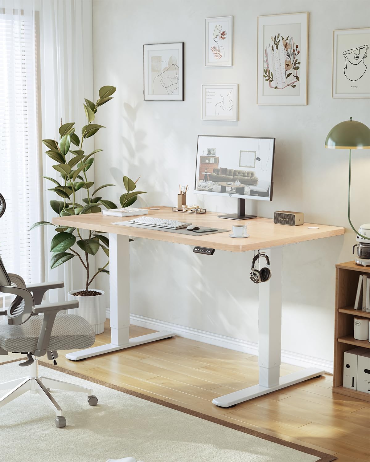 JUMMICO Höhenverstellbarer Schreibtisch mit USB-Ladeanschluss, 120 x 60 cm, elektrischer Schreibtisch, Stehsitz, Tisch, verstellbarer Computertisch, Beige – Bild 2