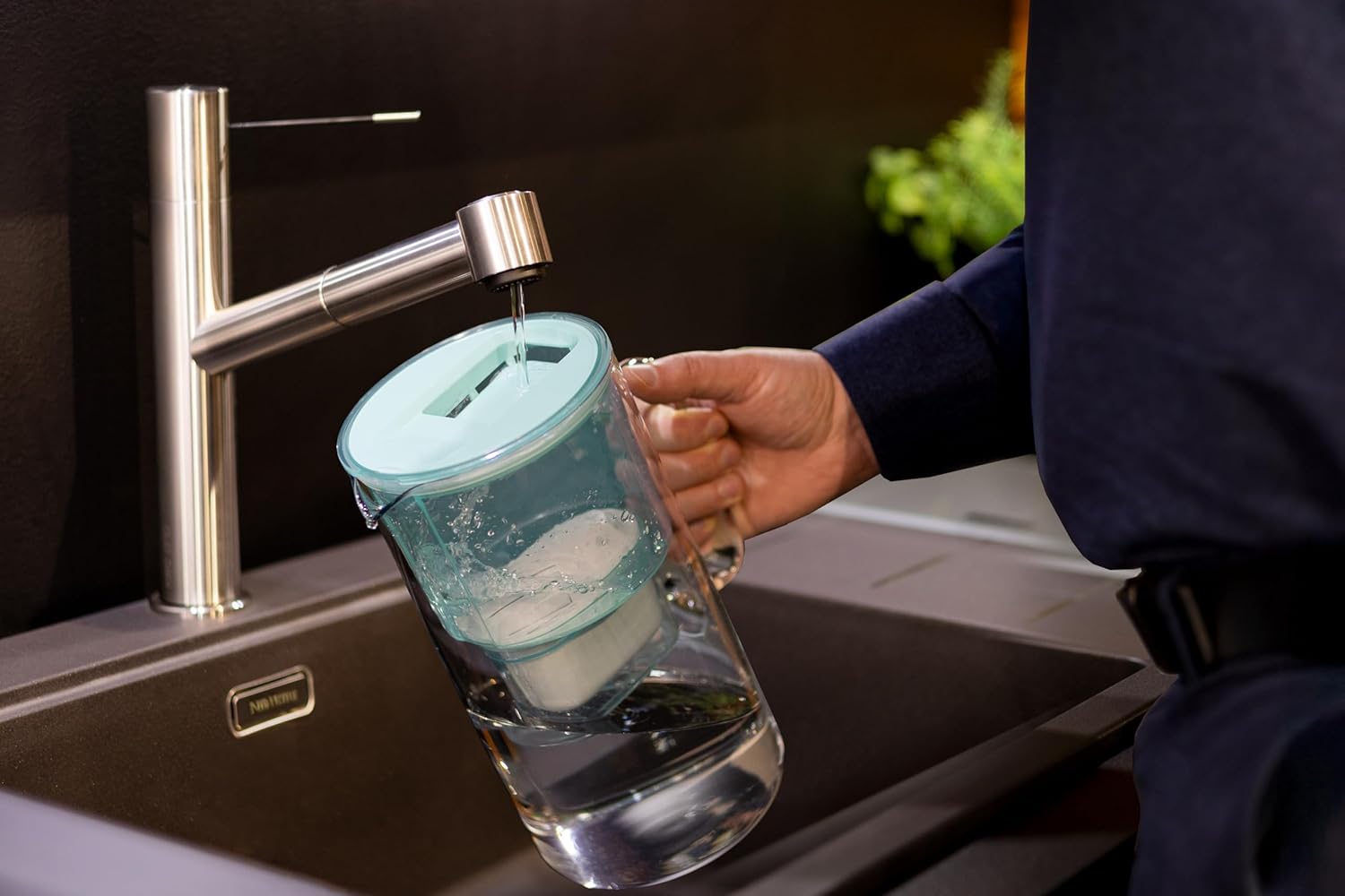Wessper Wasserfilterkanne aus Glas, 3 l, kompatibel mit Brita Maxtra, inklusive 1 Wasserfilterkartusche, reduziert Kalk und Chlor, Mint – Bild 6