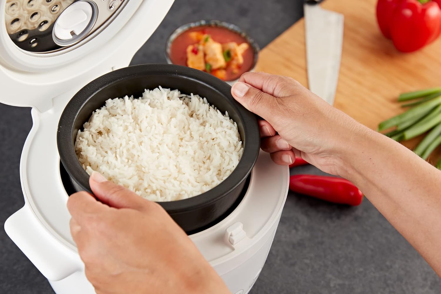 Yum Asia Tsuki Mini-Reiskocher mit Shinsei-Keramikschüssel (2,5 Tassen, 0,45 Liter), 5 Reiskochfunktionen, 2 Multicooker-Funktionen, versteckte LED-Anzeige, 220–240 V (Kieselweiß) – Bild 6