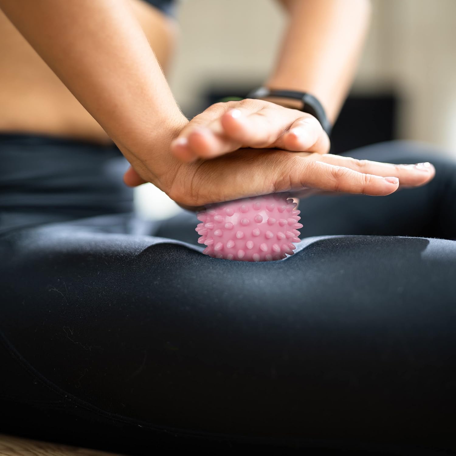 Relaxdays Faszienrolle, 3er-Set, Massagerolle, Faszienstab, Igelball, mittelhart, mit Noppen, Nacken, Rücken, Beine, rosa – Bild 3
