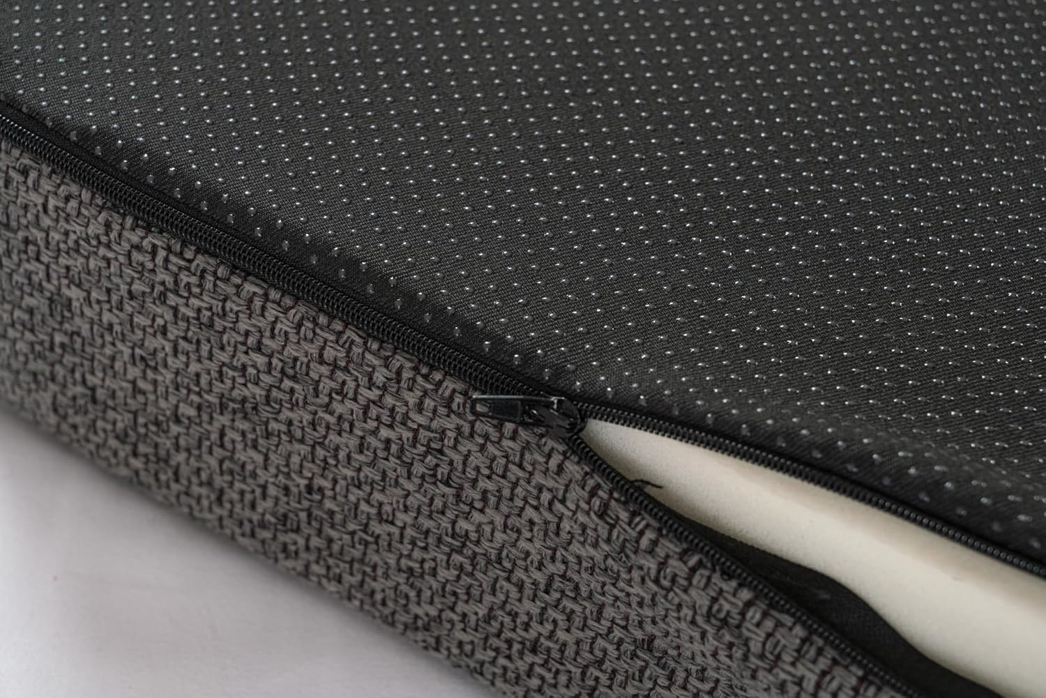 Orthopädisches Sitzkissen mit Memory-Schaum – Ergonomisches Sitzkissen Stuhl als Sitzerhöhung (10 cm Kissenhöhe) – Für Bürostuhl, Auto & Rollstuhl – Rutschfest & waschbar – Stuhlkissen 40 x 40 cm Anthrazit – Bild 3