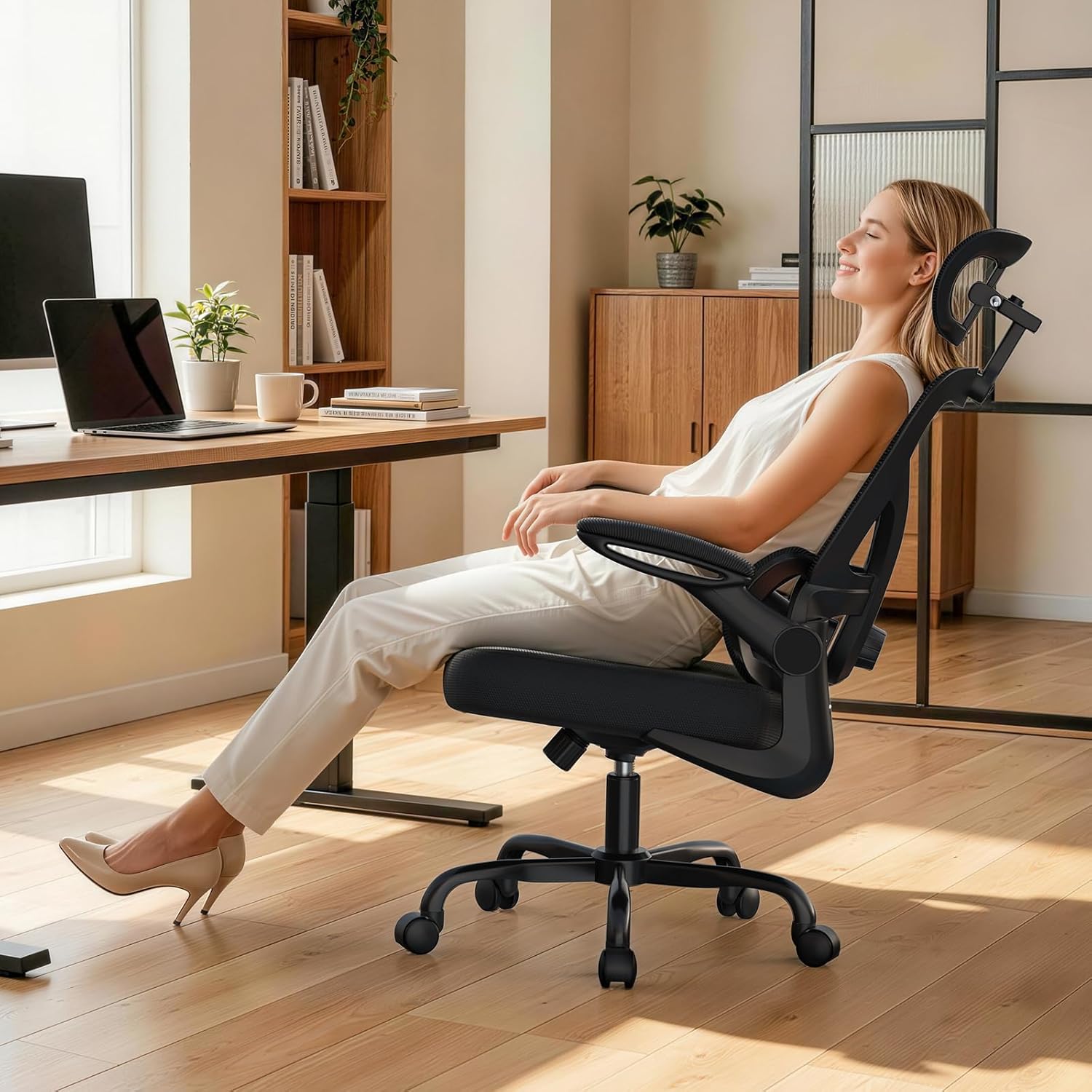 naspaluro Ergonomischer Bürostuhl mit dynamischer Lordosenstütze, Schreibtischstuhl mit 3D-Kopfstütze, klappbaren Armlehnen, atmungsaktivem Netzbezug, 360°-Drehstuhl für das Home Office, Schwarz – Bild 2