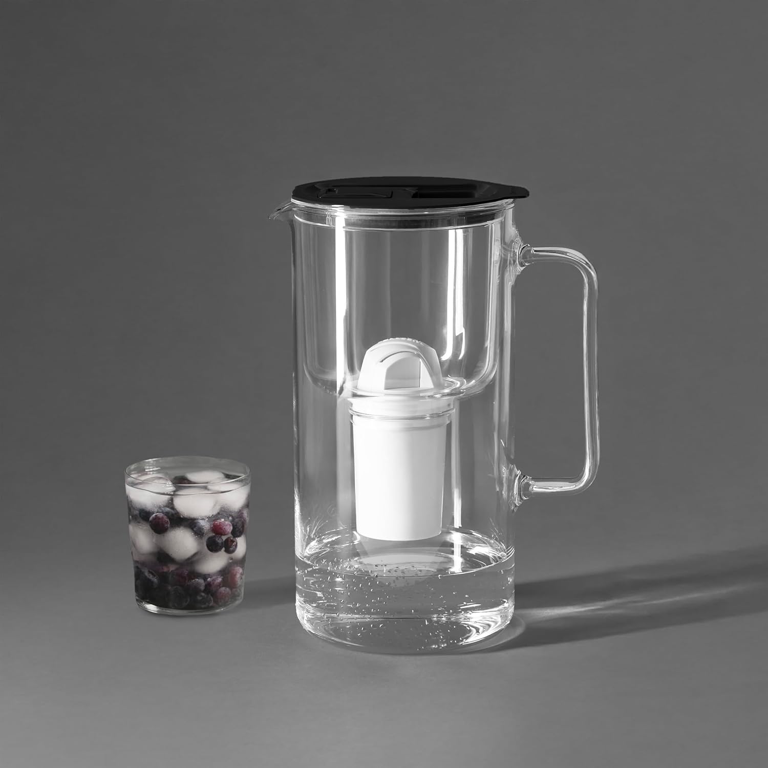 Wessper Glas-Wasserfilterkanne mit Wasserfilterkartuschen für Trinkwasser 2 L, Glaskanne mit intelligentem Filterzähler, Set inklusive 1 x Filter mit Aktivkohleschwarz – Bild 8