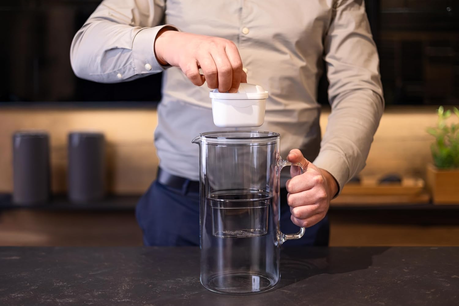 Wessper Wasserfilterkanne aus Glas, 3 l, kompatibel mit Brita Maxtra, inklusive 1 Wasserfilterkartusche, reduziert Kalk und Chlor, grau – Bild 7