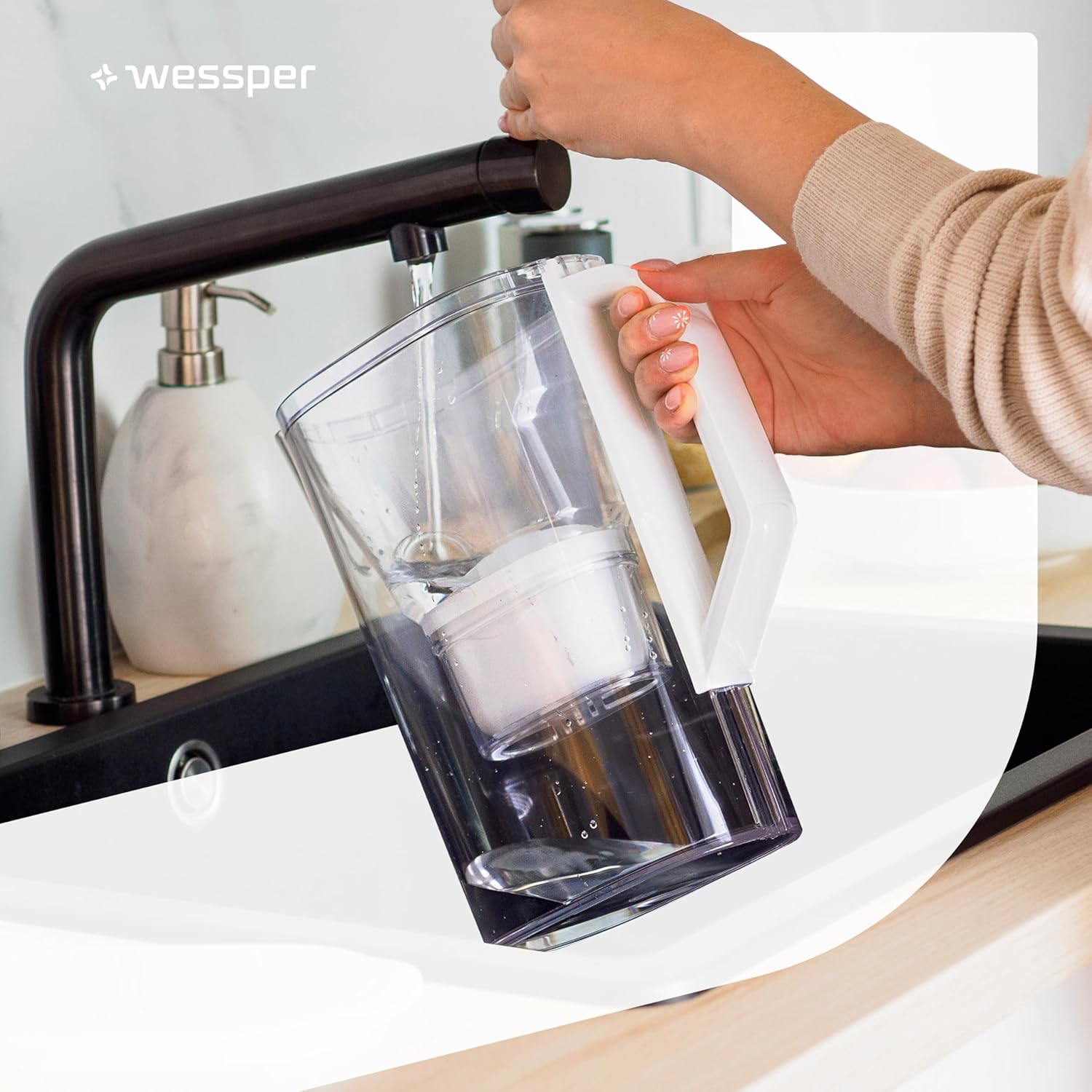 Wessper Wasserfilterkanne mit Filter, Kühlschranktürkanne 2,7 Liter, Filterkartuschen mit Aktivkohle und Ionenaustauschharz, Set Kanne und 6 Wasserfilter, Weiß – Bild 10
