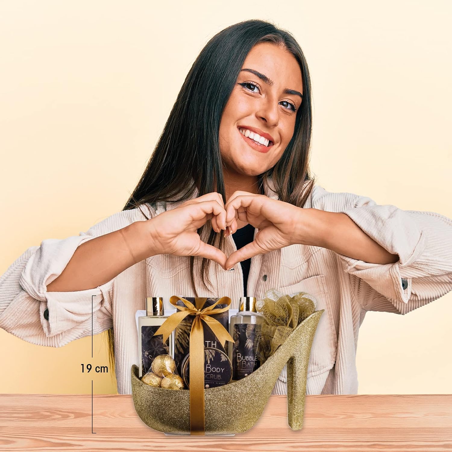 Accentra Luxus-Badeset für Damen, Geschenkset in Glitzerpumpe, 200 ml Duschgel, 200 ml Schaumbad, 200 g Badesalz, 90 ml Körperpeeling, 3 x 15 g Badebomben, Geburtstags- und Muttertagsgeschenk – Bild 3
