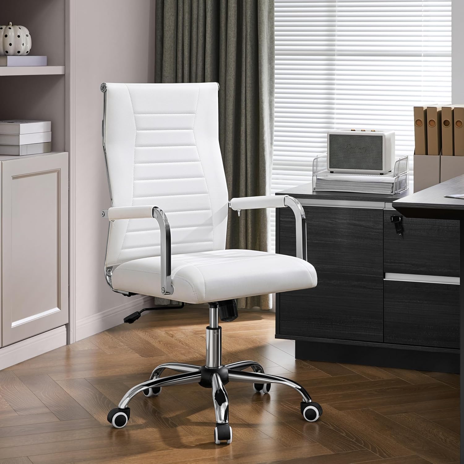 Yaheetech Bürostuhl, ergonomischer Schreibtischstuhl mit Armlehnen, Chefsessel, Computerstuhl, hohe Rückenlehne, Arbeitsstuhl mit Wippfunktion, maximale Belastung 136 kg, Weiß – Bild 2