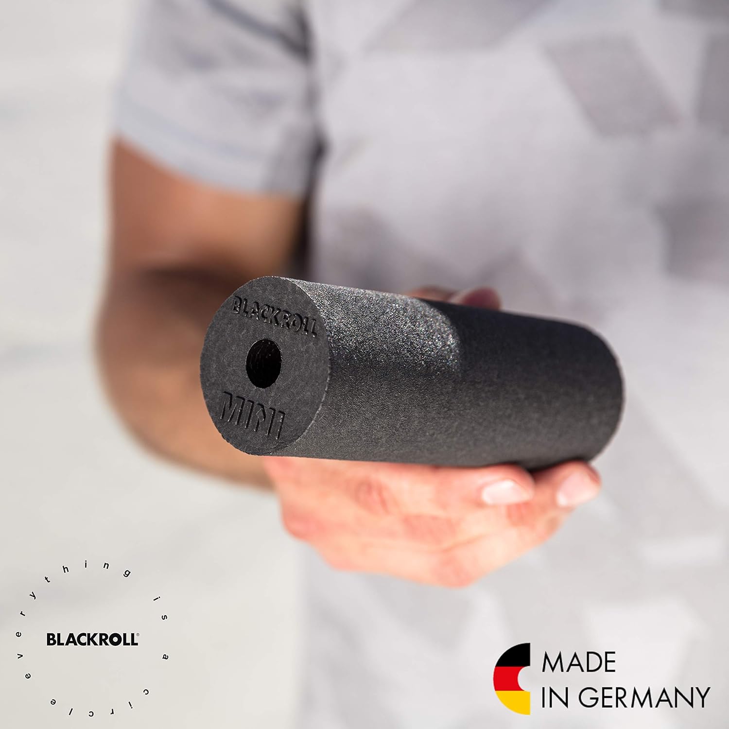 Blackroll Mini Foam Roller – der Klassiker. Der kleine Selbstmassageroller für Ihre Muskeln in verschiedenen Farben., schwarz – Bild 6