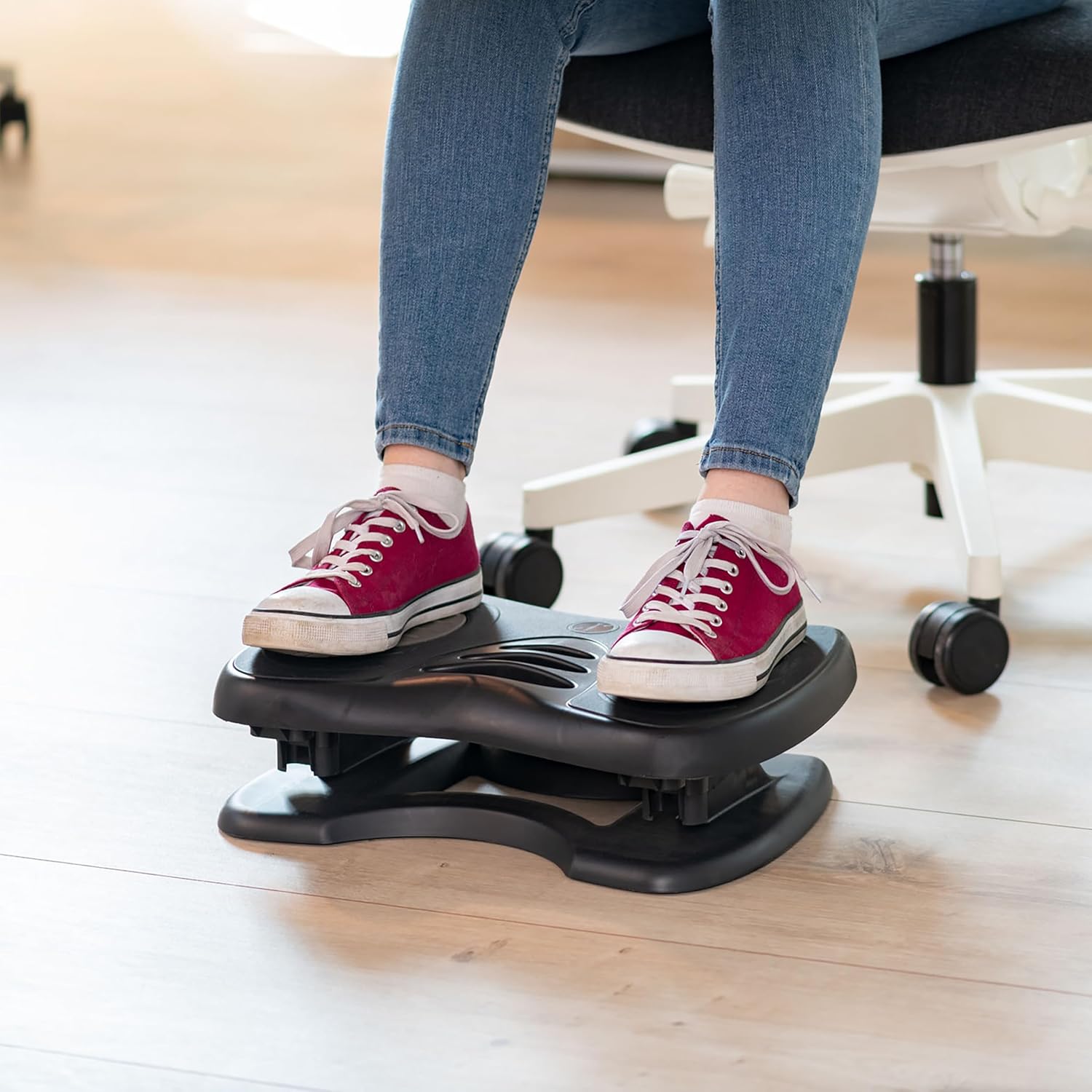 UNILUX 100340822 Fußhocker Nymphea, höhenverstellbare, rutschfeste Fußstütze in Schwarz mit Wippfunktion für Büro und Zuhause – Bild 7