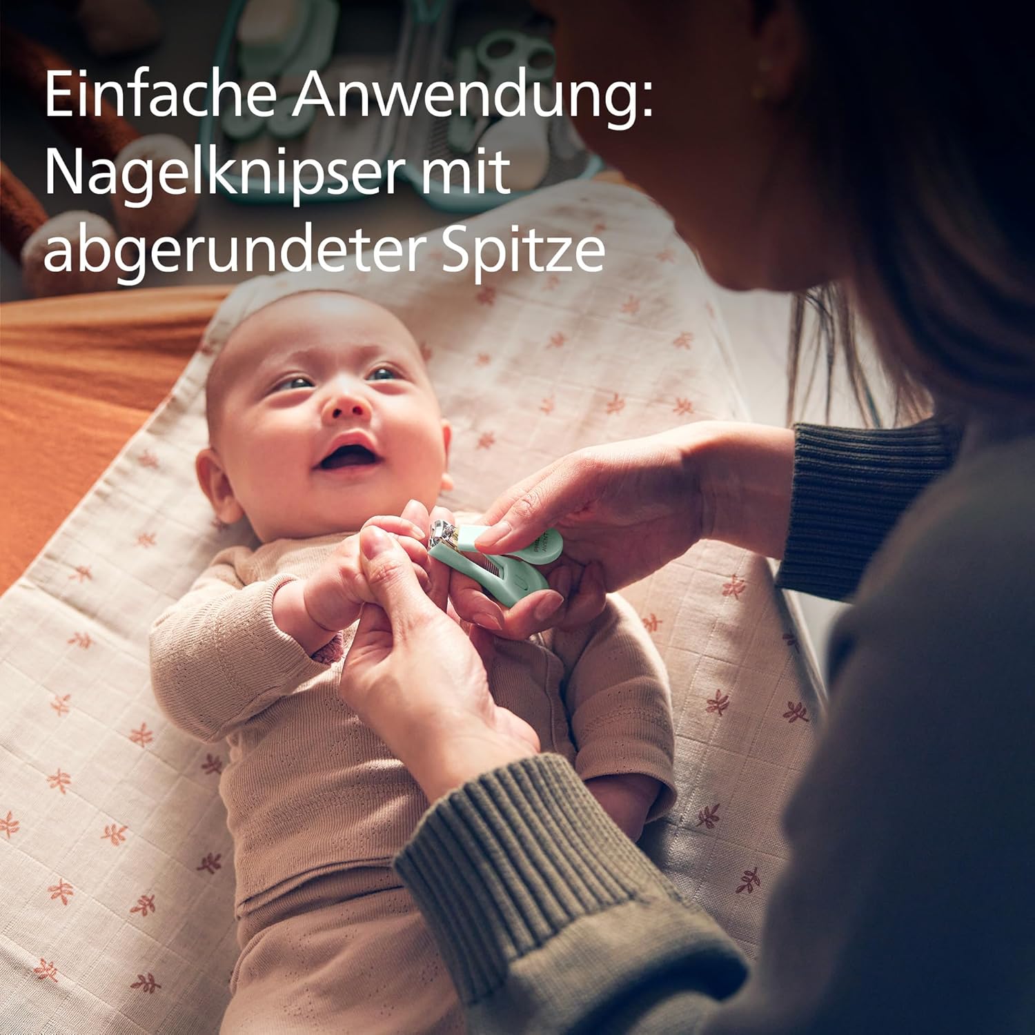 Philips AVENT Baby Care Kit – Starter-Set mit 9 Zubehörteilen: Nagelknipser, Schere, 3 Nagelfeilen, Kamm, Haarbürste, Nasensauger und Fingerzahnbürste (Modell SCH401/00) – Bild 7
