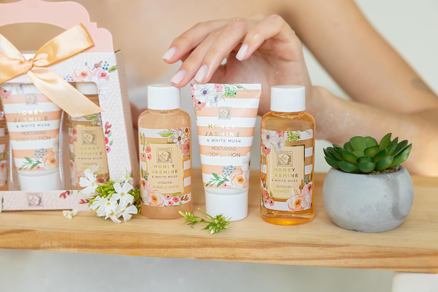 Accentra Damen-Duschset Honey Jasmine in schöner Geschenkbox – 3-teiliges Pflegeset mit Duschgel, Bodylotion und Schaumbad – Wellness-Geschenkset für Geburtstag und Valentinstag – Bild 8