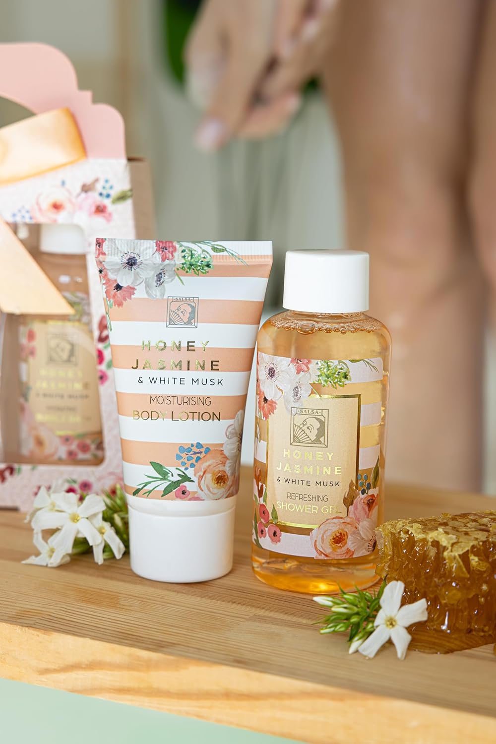 Accentra Damen-Duschset Honey Jasmine in schöner Geschenkbox – 3-teiliges Pflegeset mit Duschgel, Bodylotion und Schaumbad – Wellness-Geschenkset für Geburtstag und Valentinstag – Bild 10