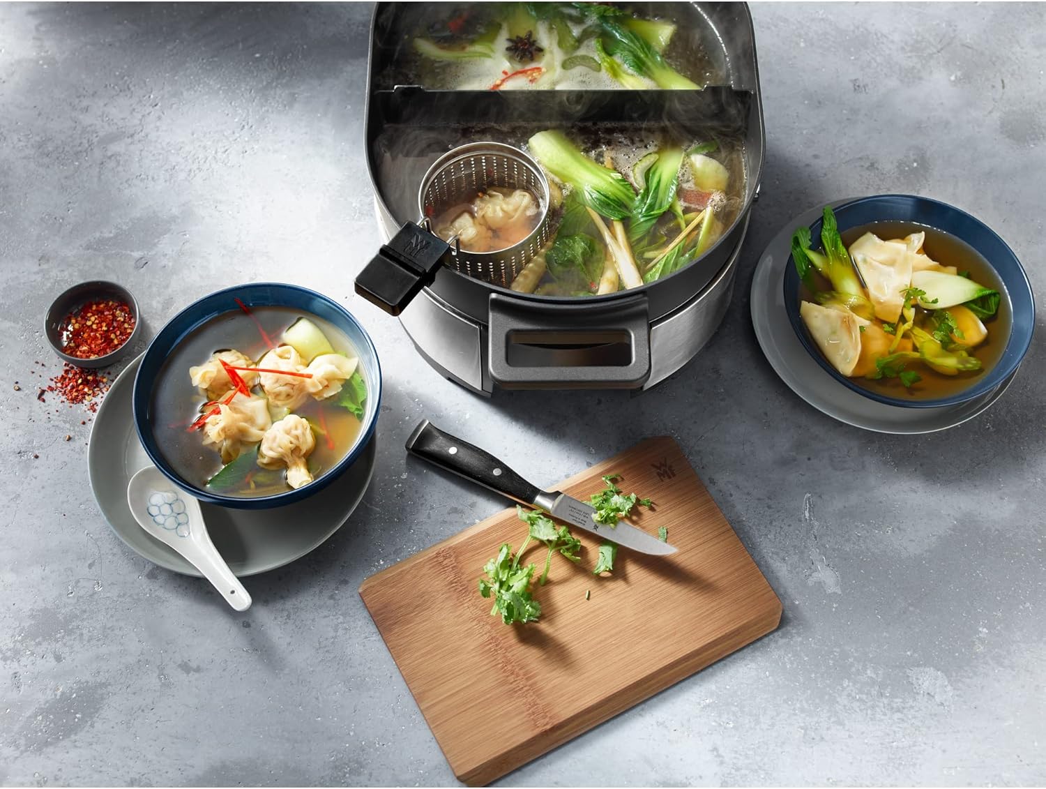 WMF Lono Hot Pot & Dampfgarer elektrisch 3,6 l, chinesisches Fondue für 6 Personen, elektrischer Dampfgarer, Dampfaufsatz für Dim Sum, Bao, Garkorb, 1700 W, Edelstahl matt – Bild 15