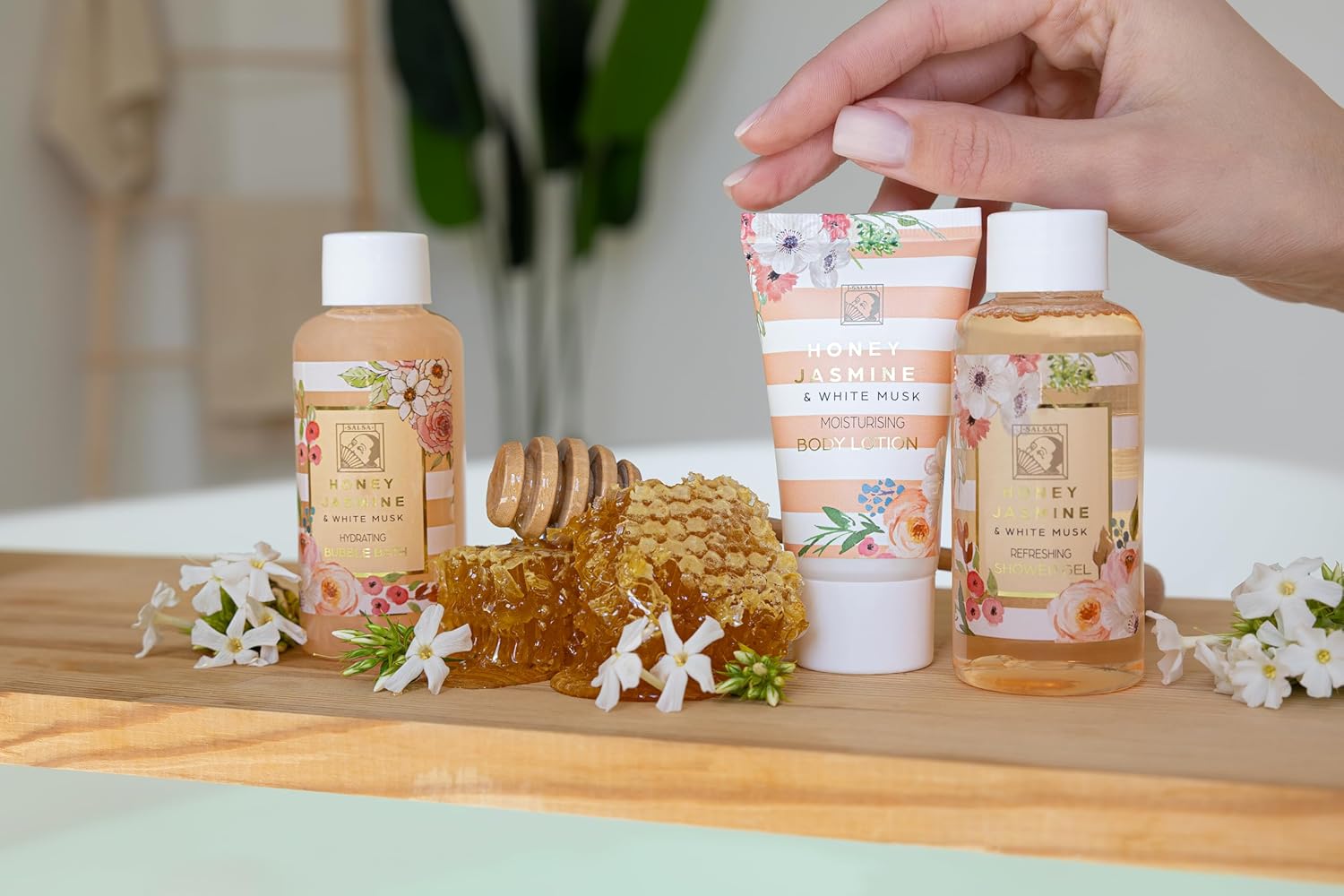 Accentra Damen-Duschset Honey Jasmine in schöner Geschenkbox – 3-teiliges Pflegeset mit Duschgel, Bodylotion und Schaumbad – Wellness-Geschenkset für Geburtstag und Valentinstag – Bild 9