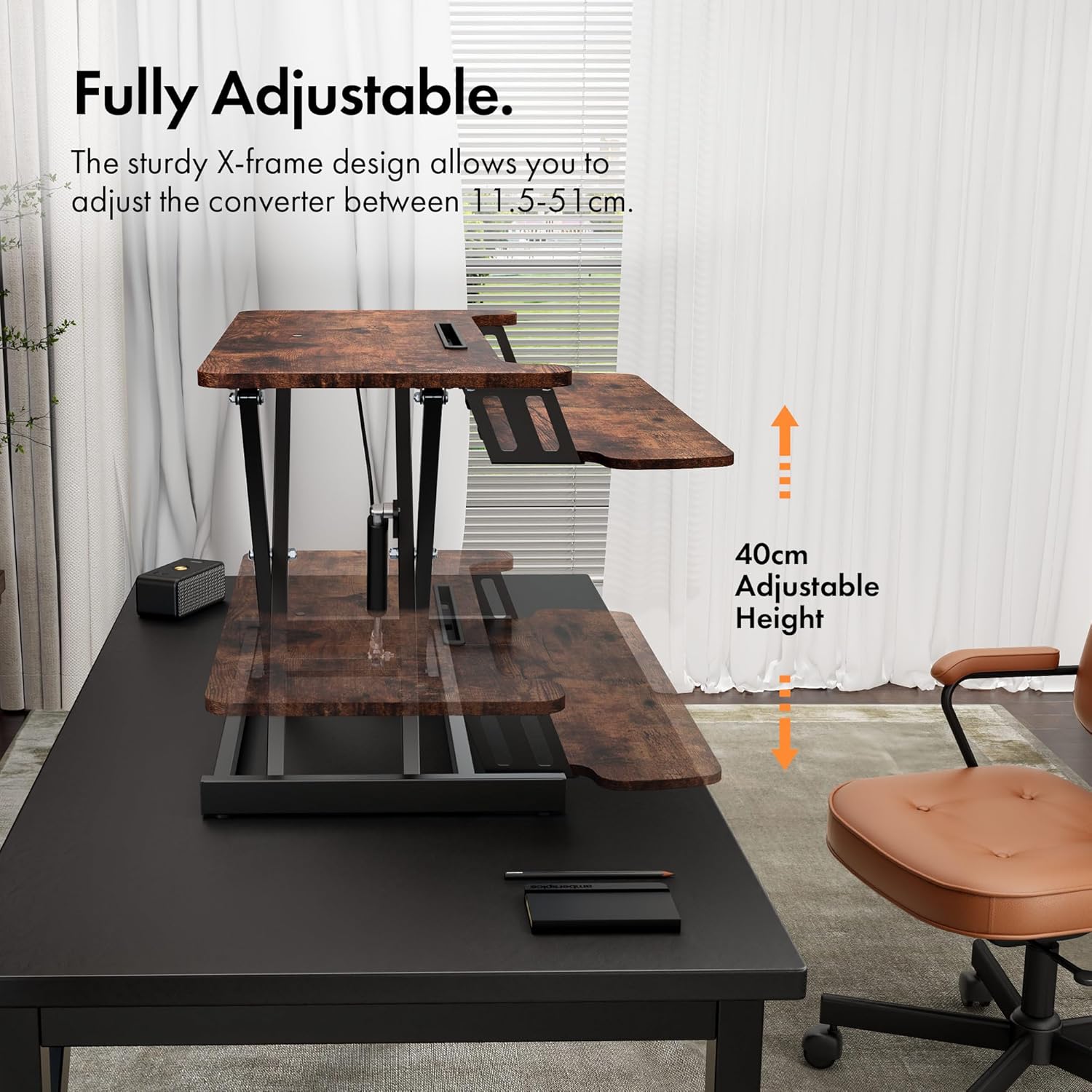 VonHaus höhenverstellbarer Schreibtischaufsatz, dunkles Holz, 80 x 40 cm, Stehsitz-Arbeitsplatz für zwei Monitore und Tablet-Fach, Stehpult-Konverter mit zwei Ebenen, Schreibtischerhöhung mit Tastaturablage – Bild 3