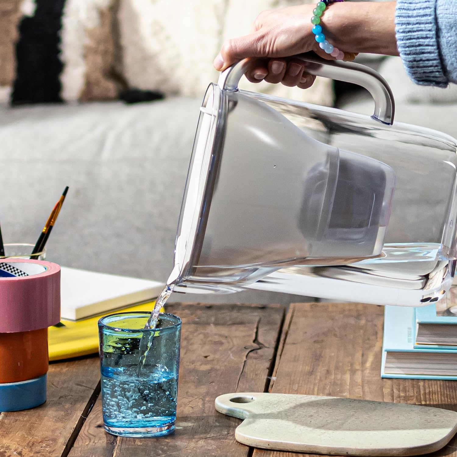 BRITA Style Essential Sand Wasserfilterkanne (2,4 l) inklusive 1 x Maxtra Pro Pure Performance – kühlschranksichere Filterkanne mit Smart Light LED und Klappdeckel, filtert Verunreinigungen und mehr – Bild 2