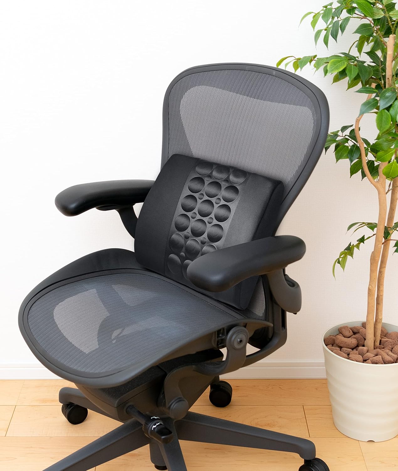 Lifenaxx Ergonomisches Rückenkissen LX-022 – Premium-Lendenkissen aus Memory-Schaum für Büro, Auto und Zuhause, unterstützt eine aufrechte Haltung, reduziert Rückenschmerzen und Müdigkeit, abnehmbarer, waschbarer Bezug – Bild 3