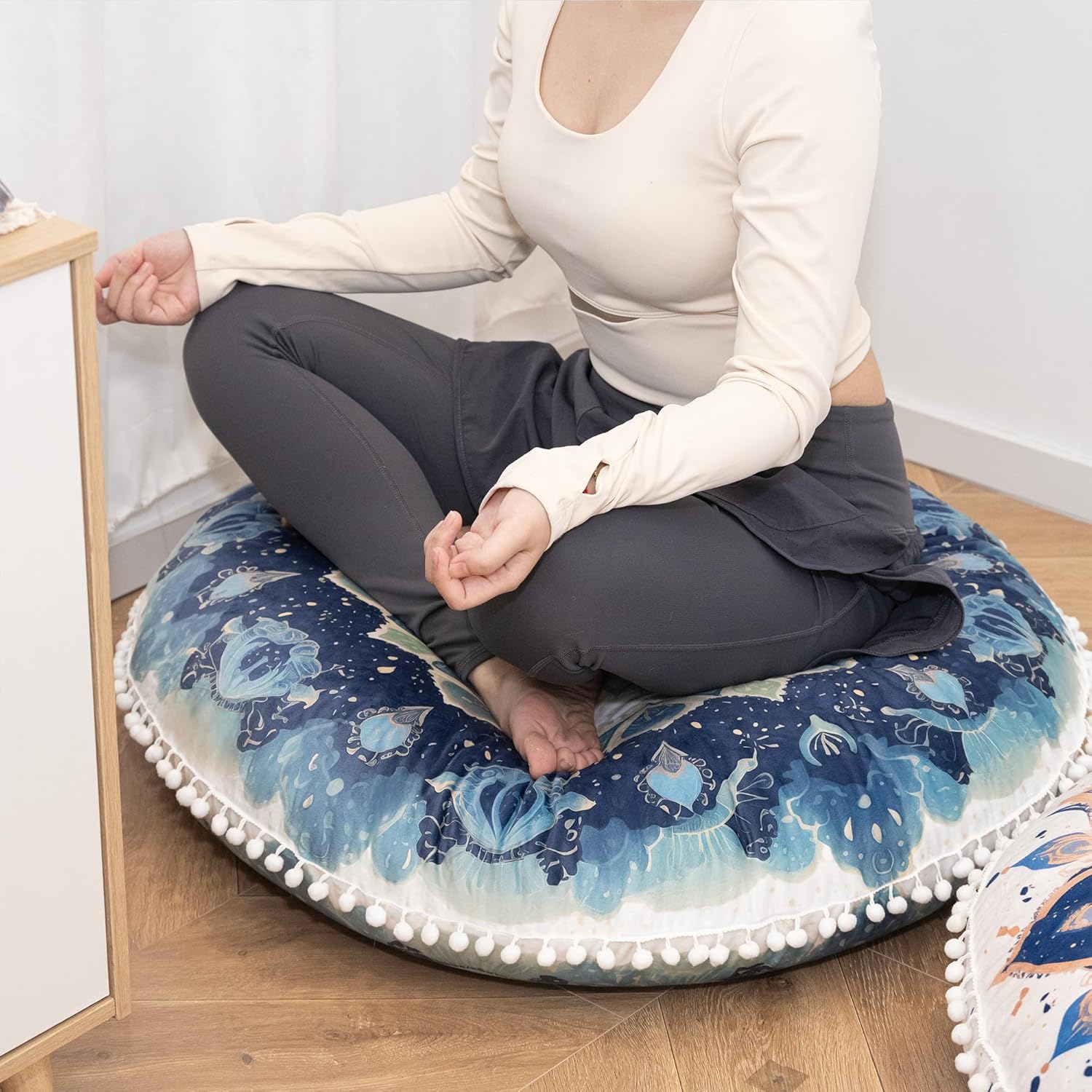 Meditations-Bodenkissen, rundes Sitzkissen mit waschbarem und abnehmbarem Bezug, 80 cm großes ergonomisches Yogakissen mit Pompon-Dekoration, für drinnen und draußen, grün – Bild 6