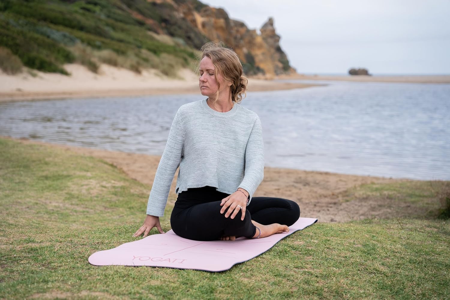 YOGATI Yogamatte, rutschfest, schadstofffrei, mit Tragegurt, Yogamatte mit Ausrichtungslinien, ideale Yogamatte zur Verwendung als Gymnastikmatte, Sportmatte, Fitnessmatte, Yogamatte – Bild 4